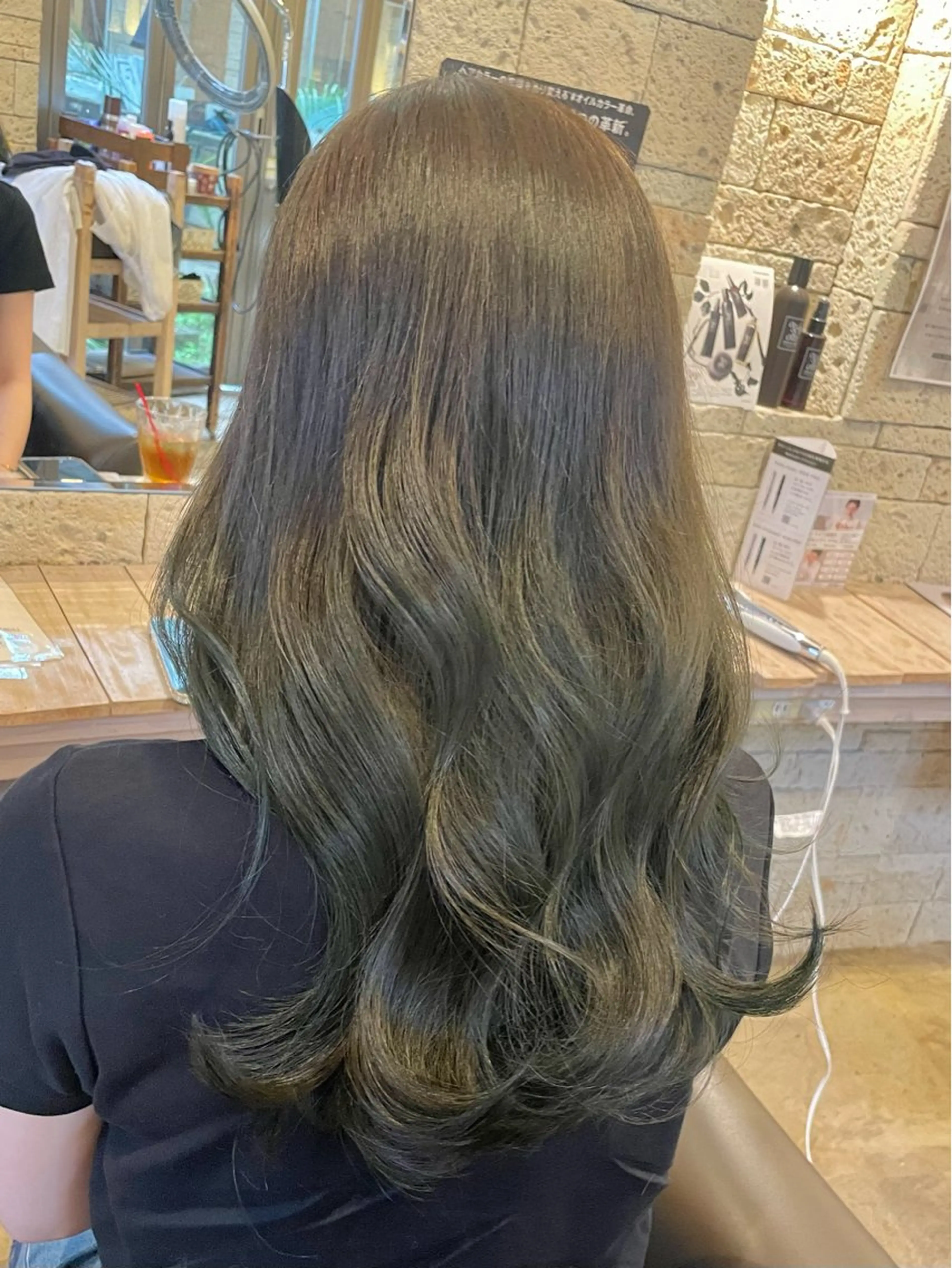 セミロング カット ヘアカラー 木村 一葵のヘアスタイル