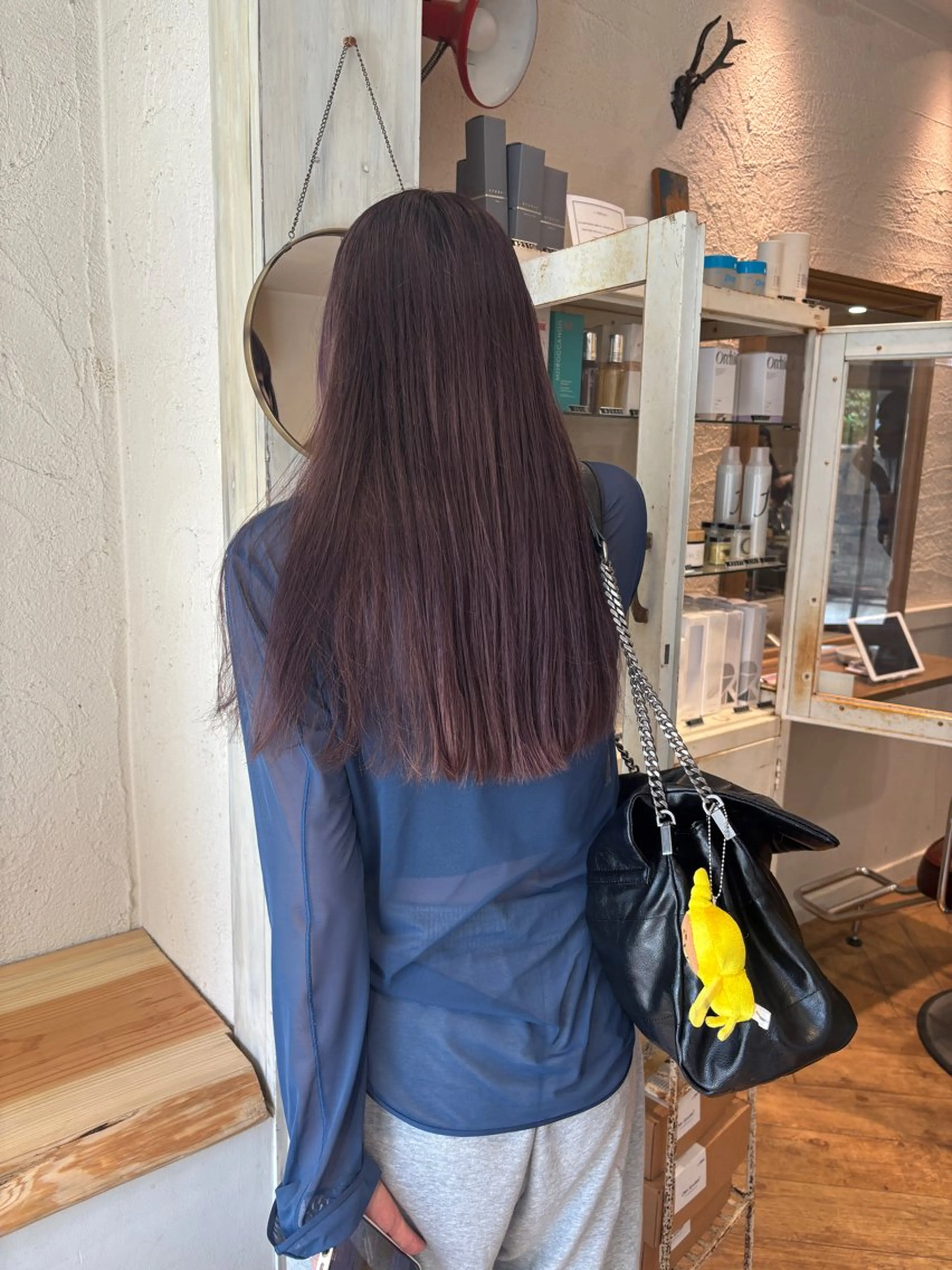 ロング saya🌿レイヤー カット/透明感カラーのヘアスタイル