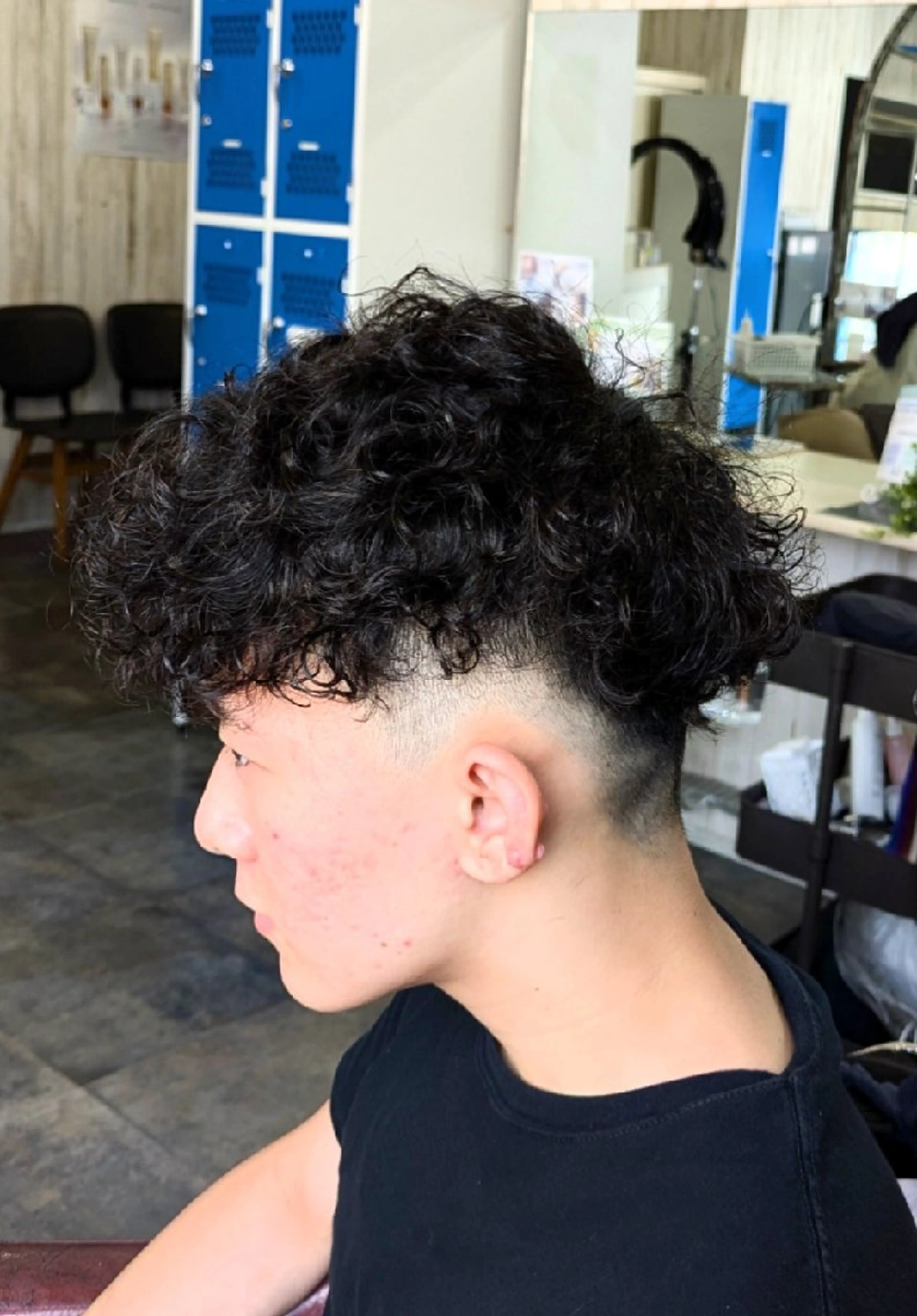 メンズ パーマ アップバング センターパート フェードカット メンズ韓国風 韓国マッシュ カット パーマ トリートメント メンズパーマ/顔周り レイヤー店長えのもとのヘアスタイル