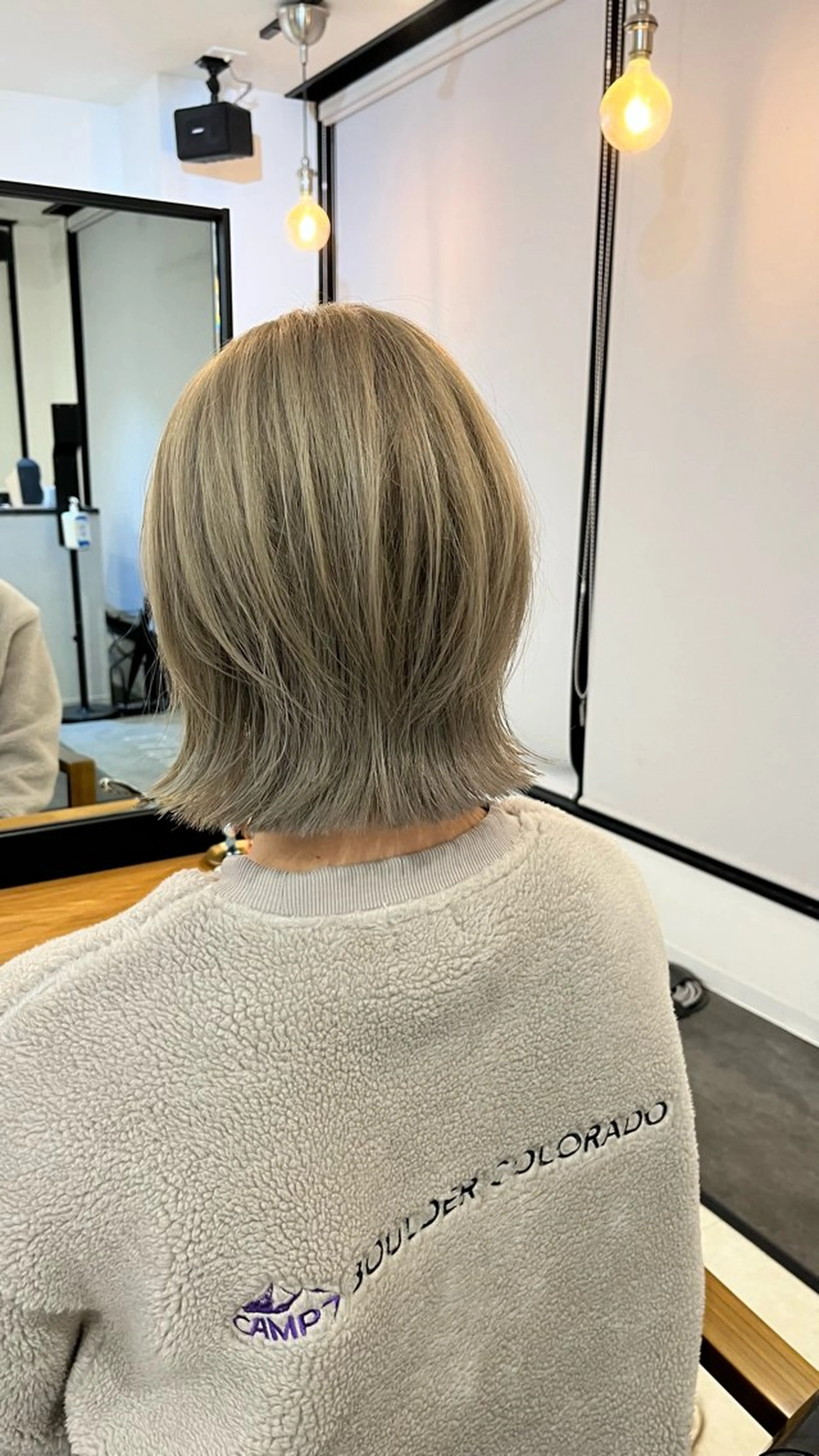 ミディアム カラー ベージュカラー ブリーチ ケアブリーチ 透明感カラー ホワイトベージュ カット ヘアカラー トリートメント Lilith所属・安藤 誠斗のヘアスタイル