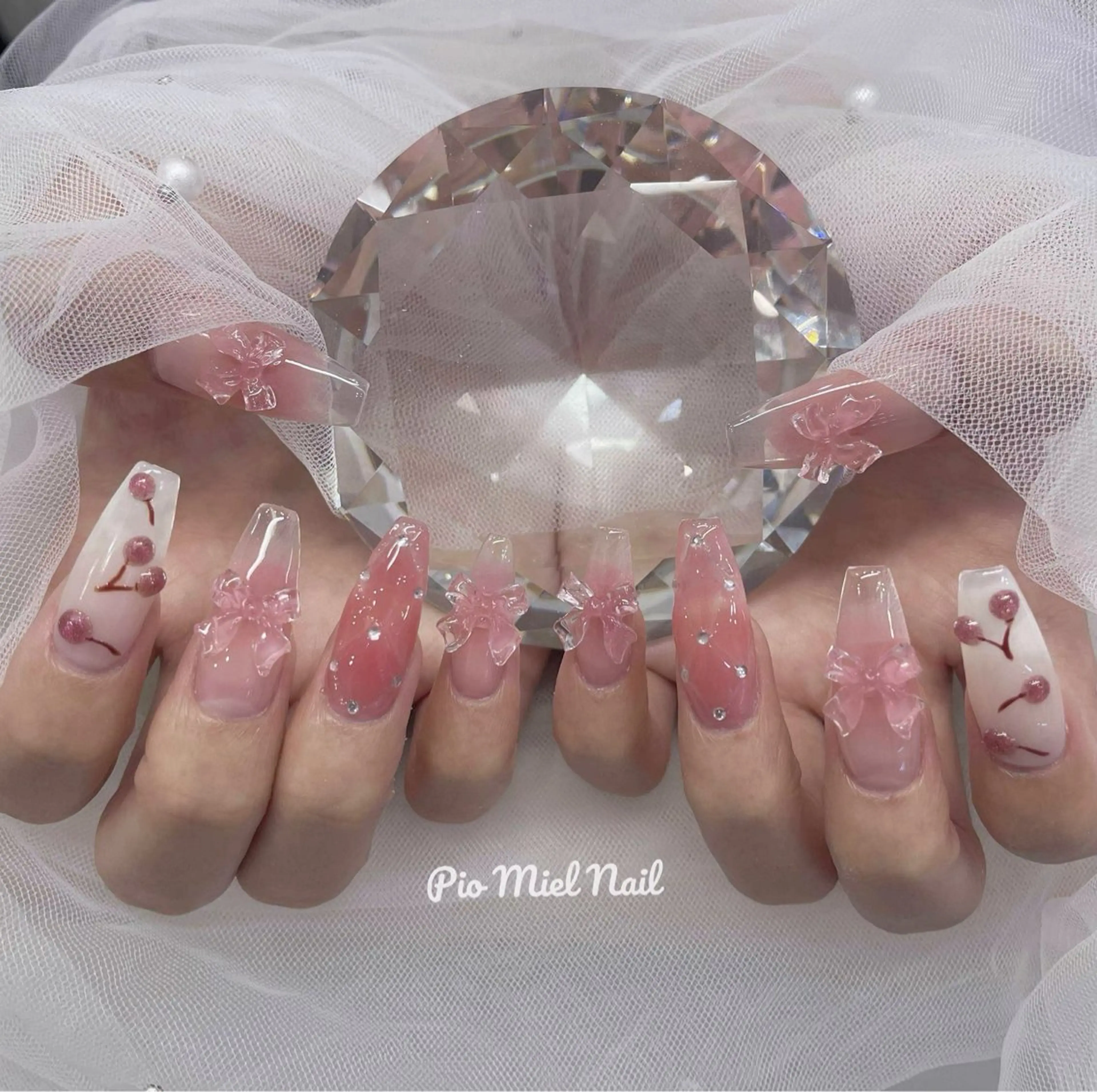 セミロング 韓国風ヘア ハンドネイル momo 長さだしのネイルデザイン