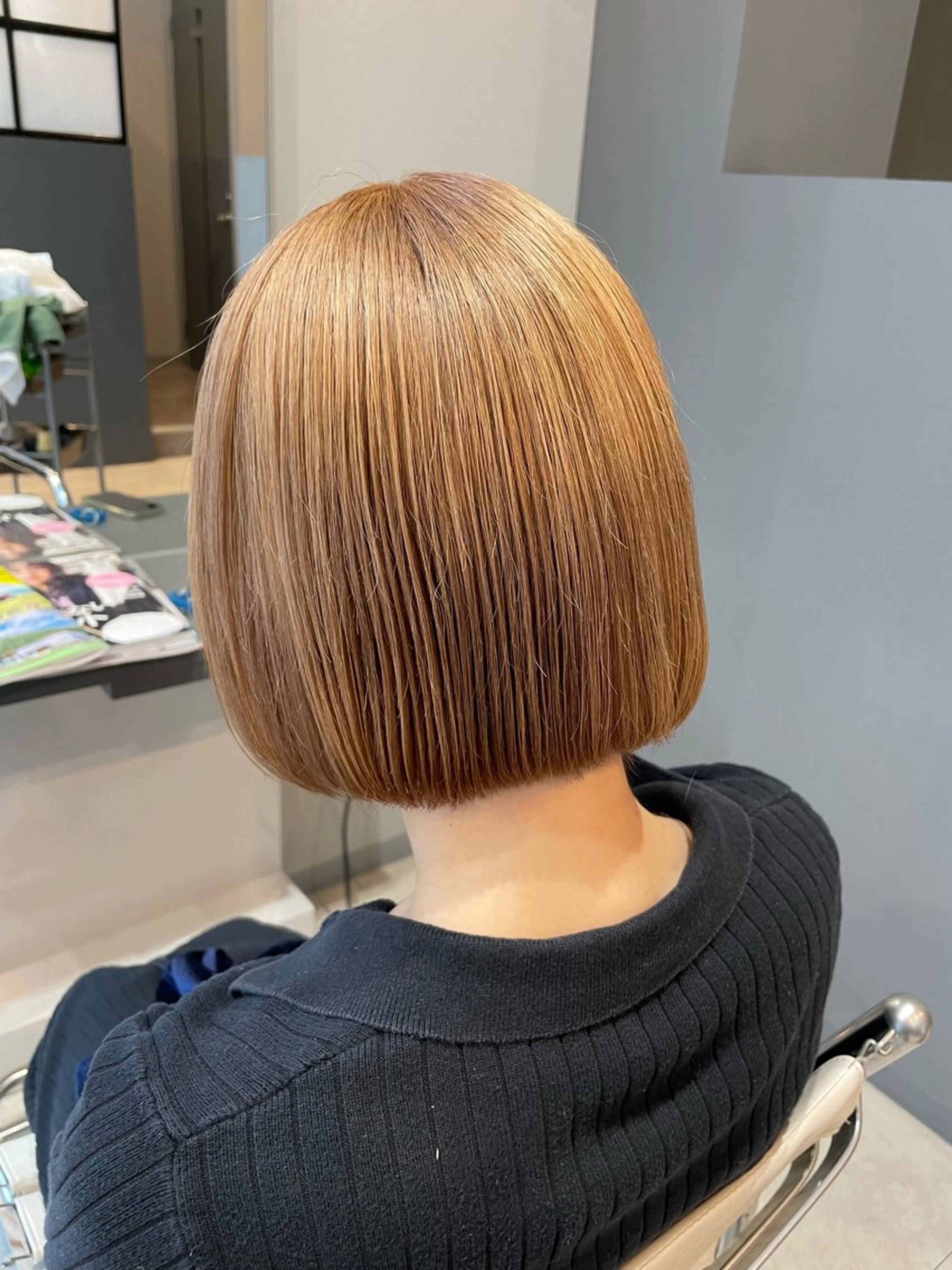ショート カラー ボブ カット ヘアカラー エマ ピボット 中川店所属・富原崇太/切りっぱな しボブ/透明感カラーのヘアスタイル