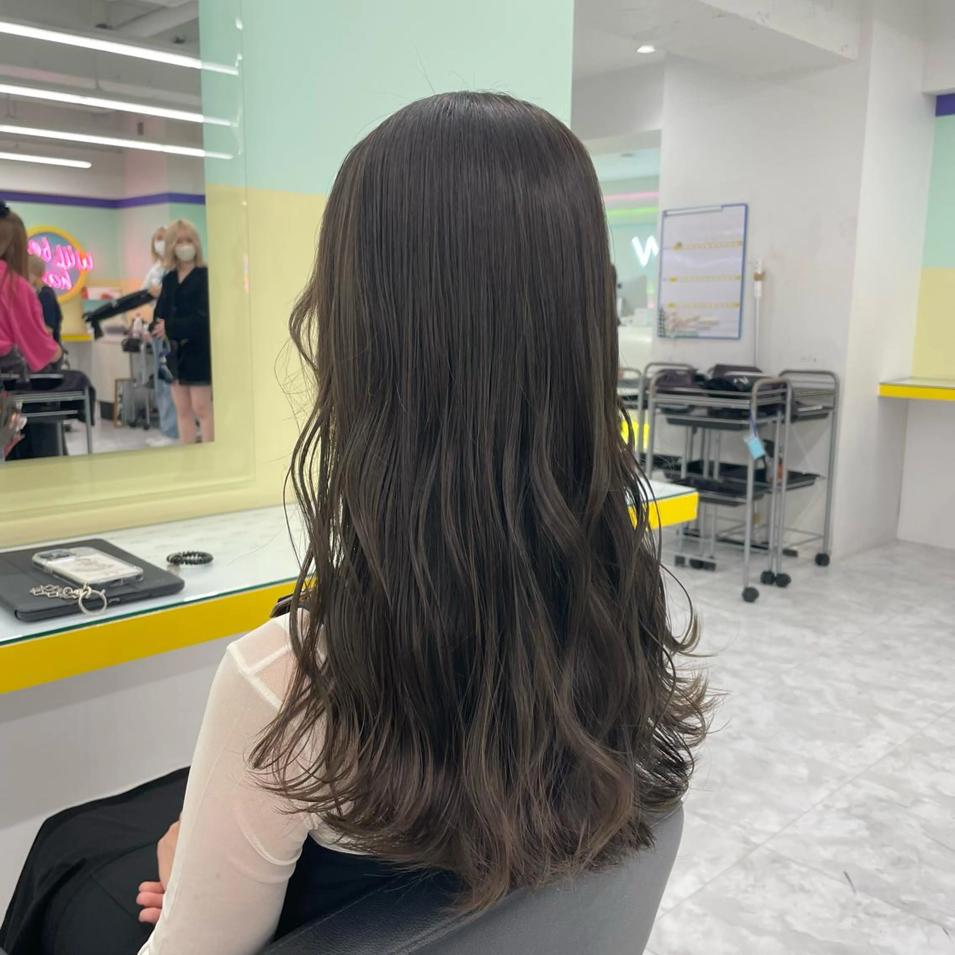 セミロング カラー ヘアアレンジ カット ヘアカラー トリートメント ☁️縮毛矯正✖️ 透明感☁️りくのヘアスタイル