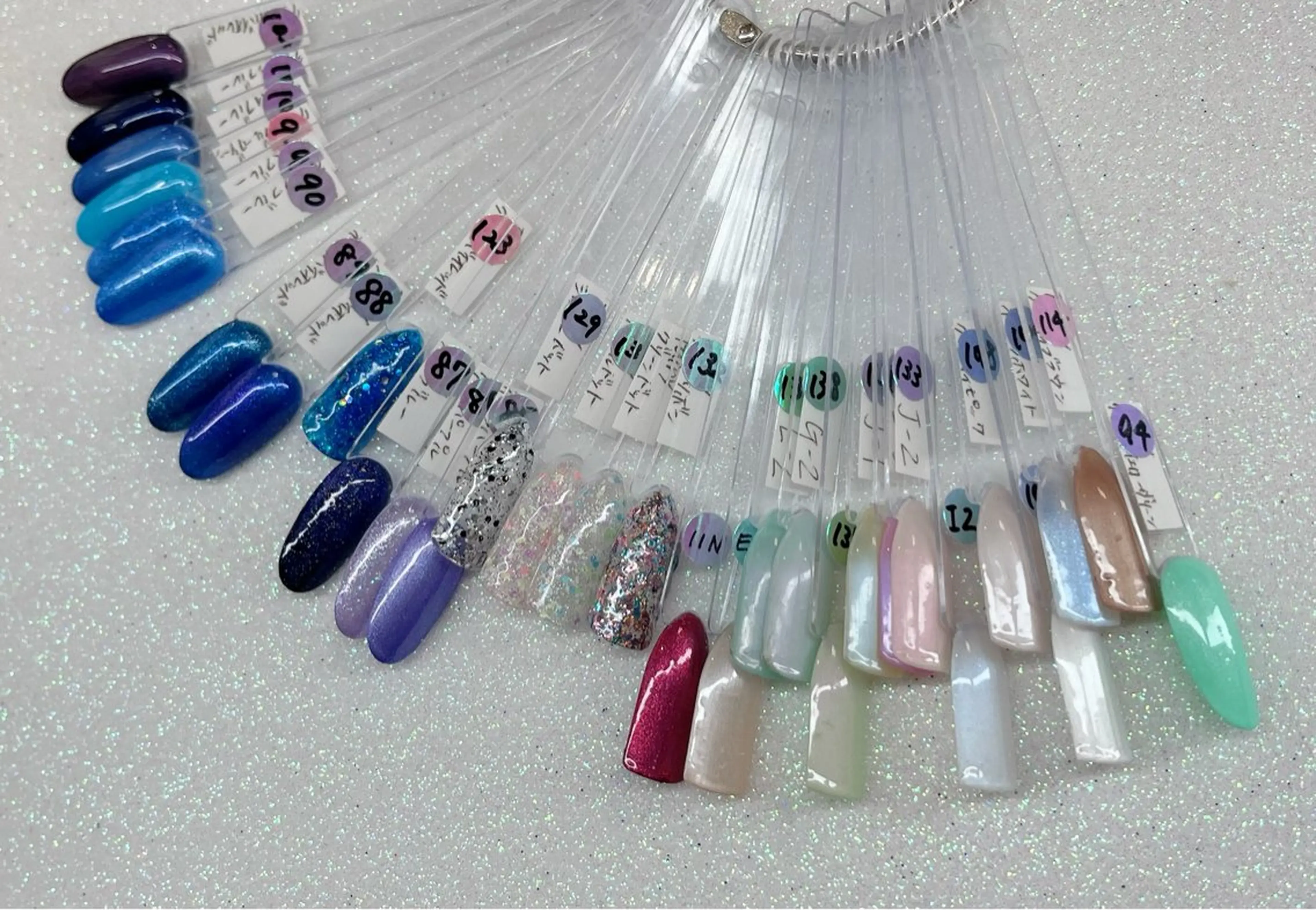 ネイル ラメ(グリッター) VIERU YURIのネイルデザイン