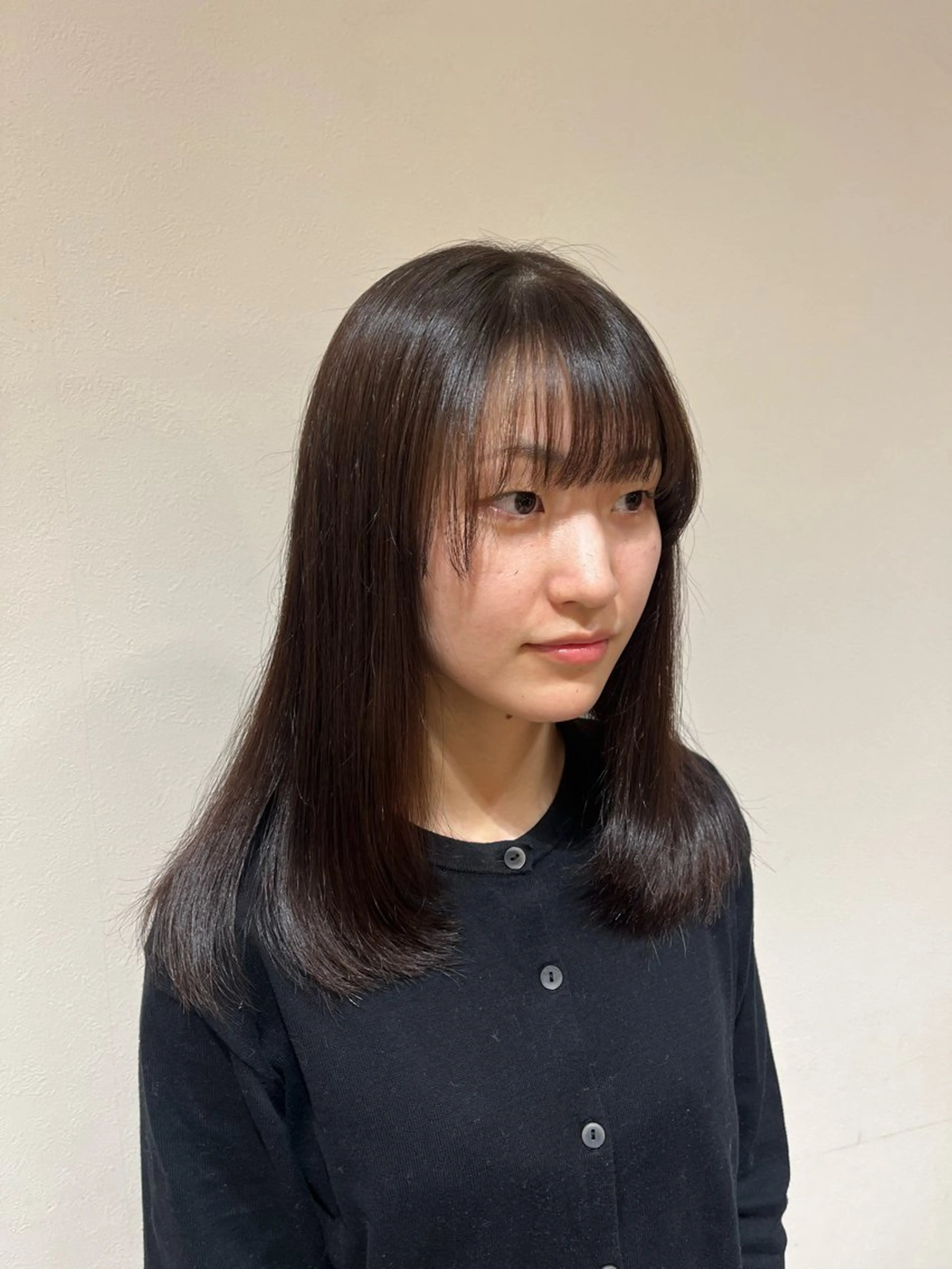 ミディアム レイヤーカット ローレイヤー CLIQUE　有木 七虹のヘアスタイル