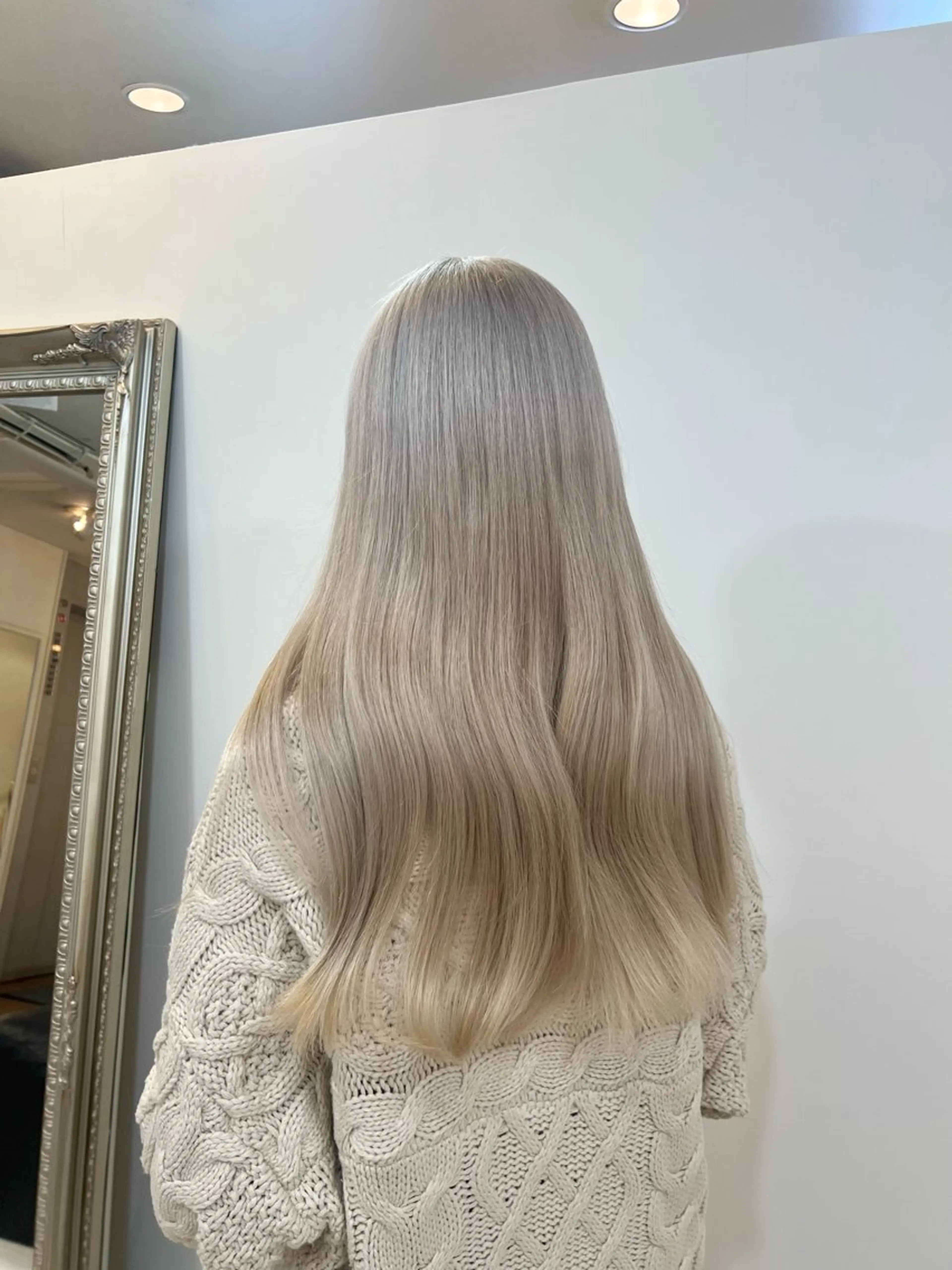 ロング カラー ブリーチ ブロンド ホワイトブロンド アンククロス青山店所属・ANKHCROSS りりあのヘアスタイル