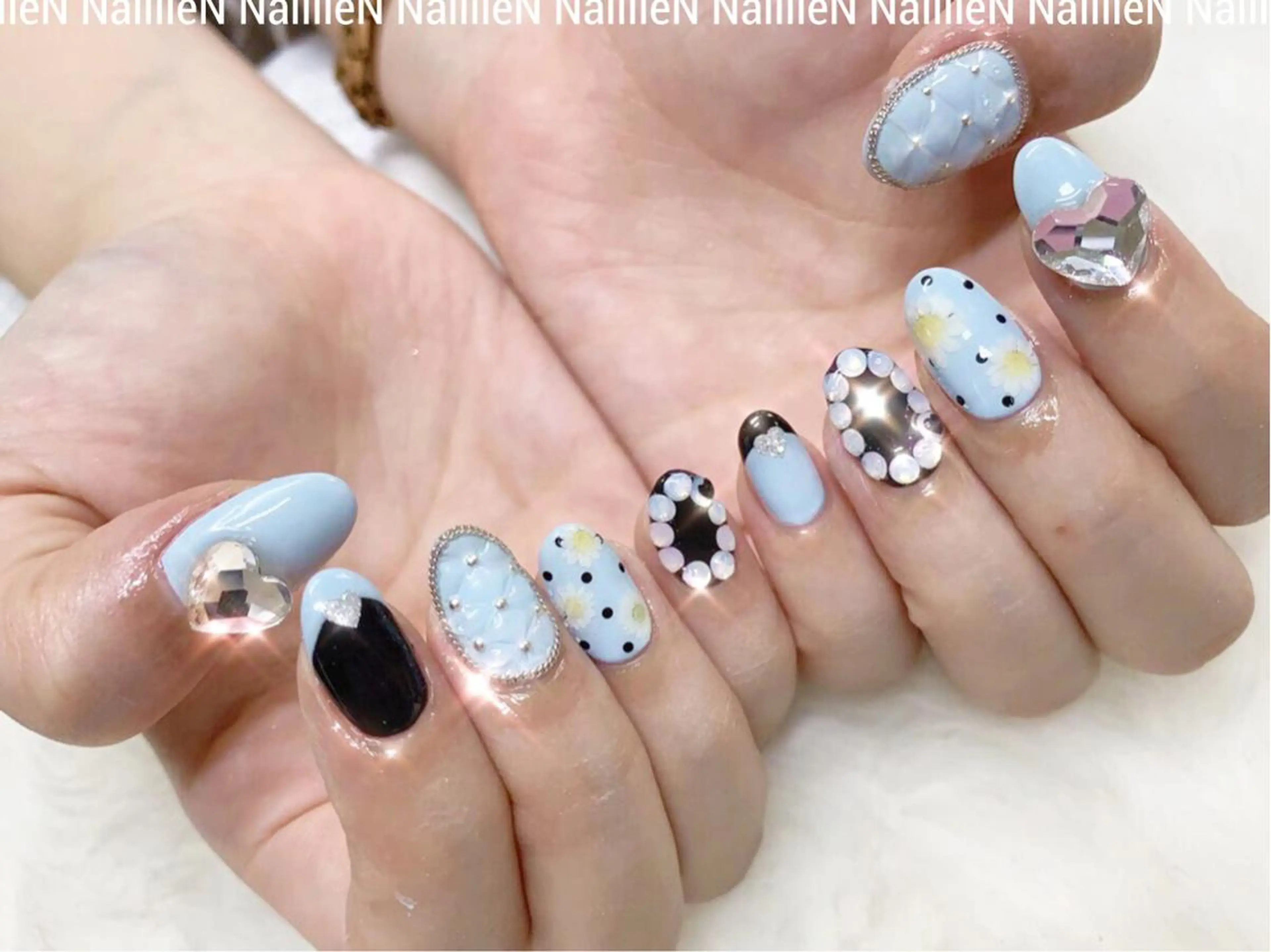 ネイル ブルー ハート ストーンネイル Nail lieNのネイルデザイン