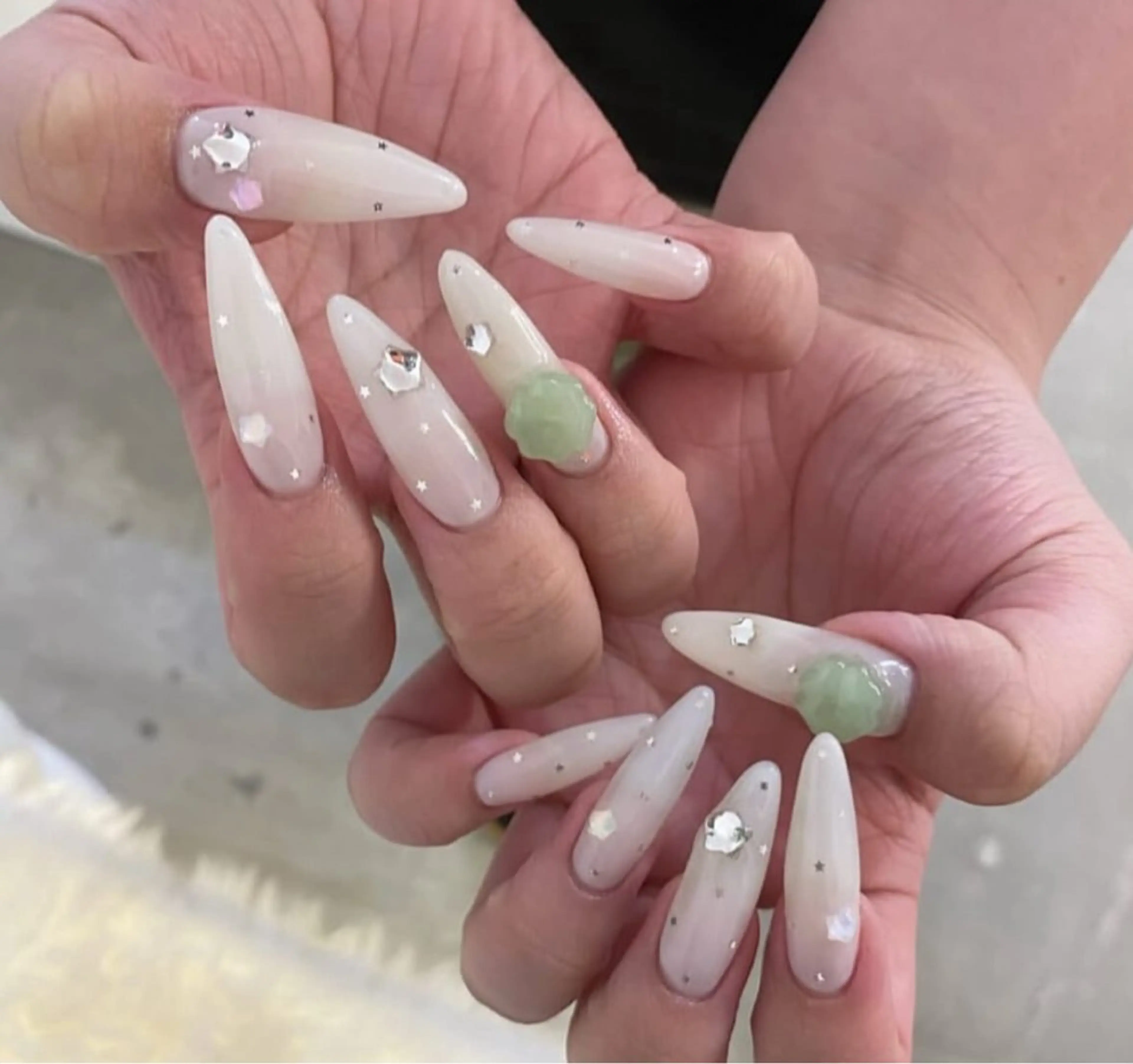 ネイル アートネイル フラワーネイル フレンチネイル ジェルネイル グラデーション ハンドネイル Ryunail所属・Ryu Nail NekoChanのネイルデザイン