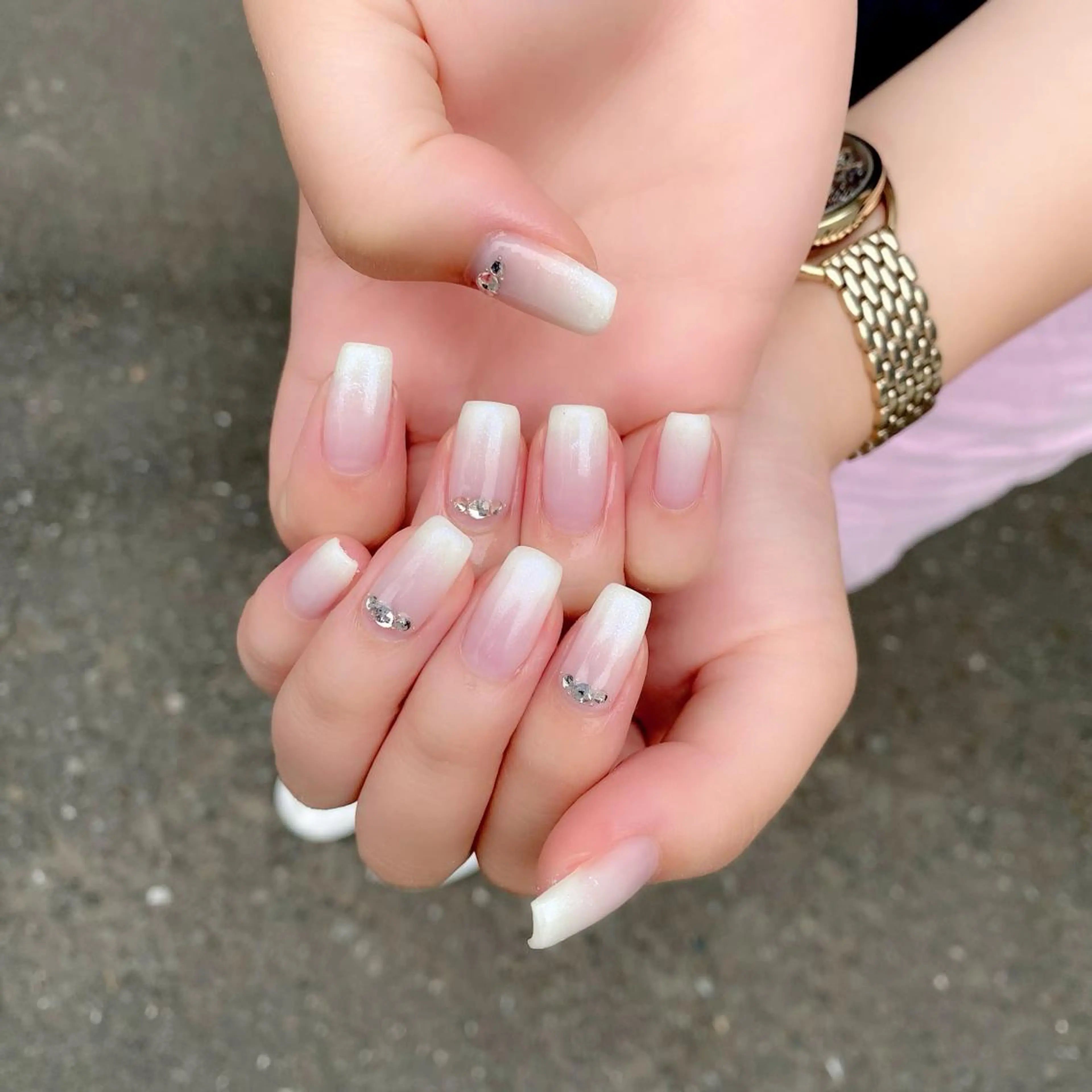 ネイル グラデーション ラメ(グリッター) スクエアネイル 夏ネイル ハンドネイル Salon Ｋのネイルデザイン