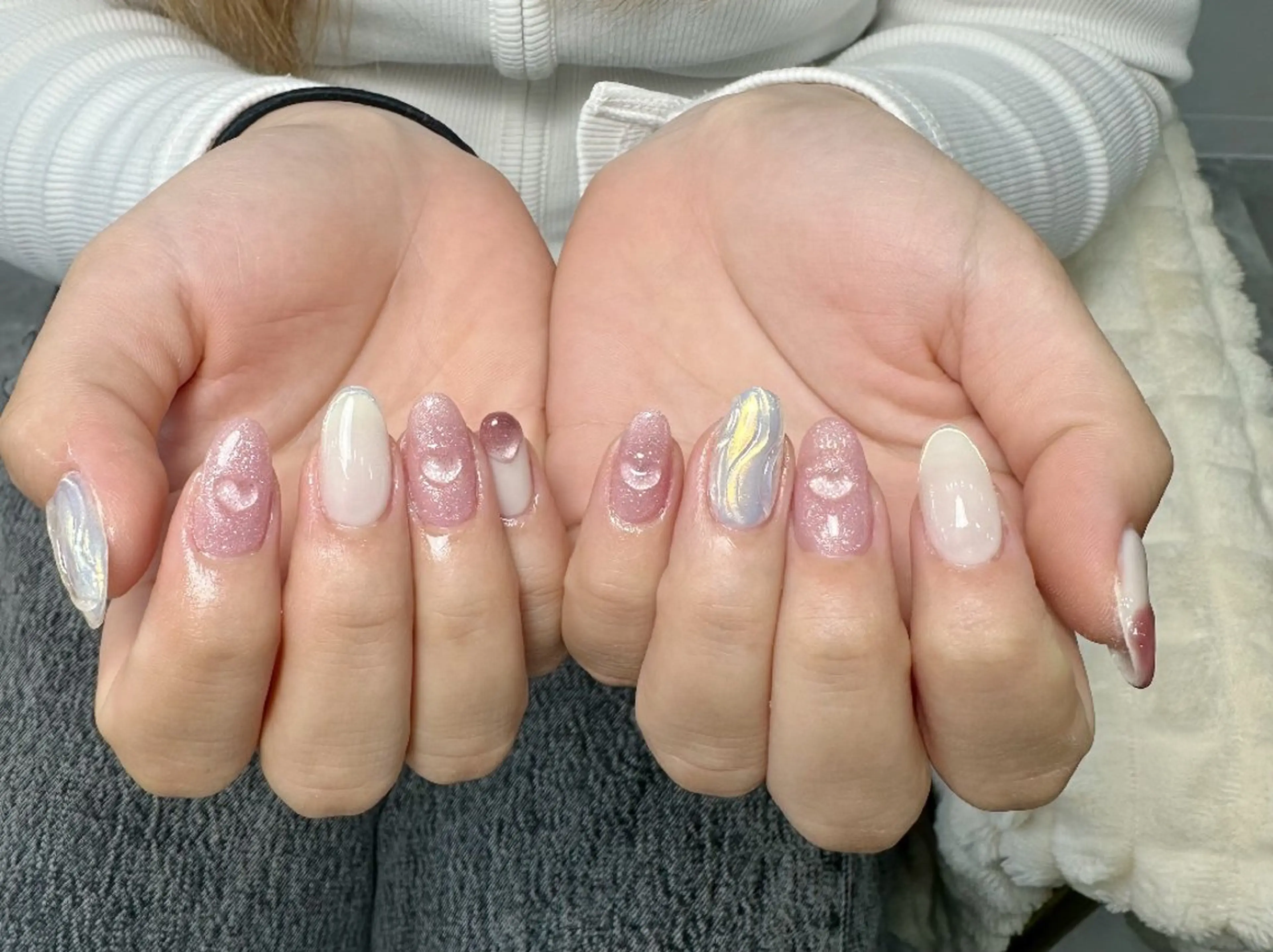 ネイル チークネイル フレンチネイル ジェルネイル ガラスフレンチ キラキラネイル ハンドネイル UM Nail Salonのネイルデザイン