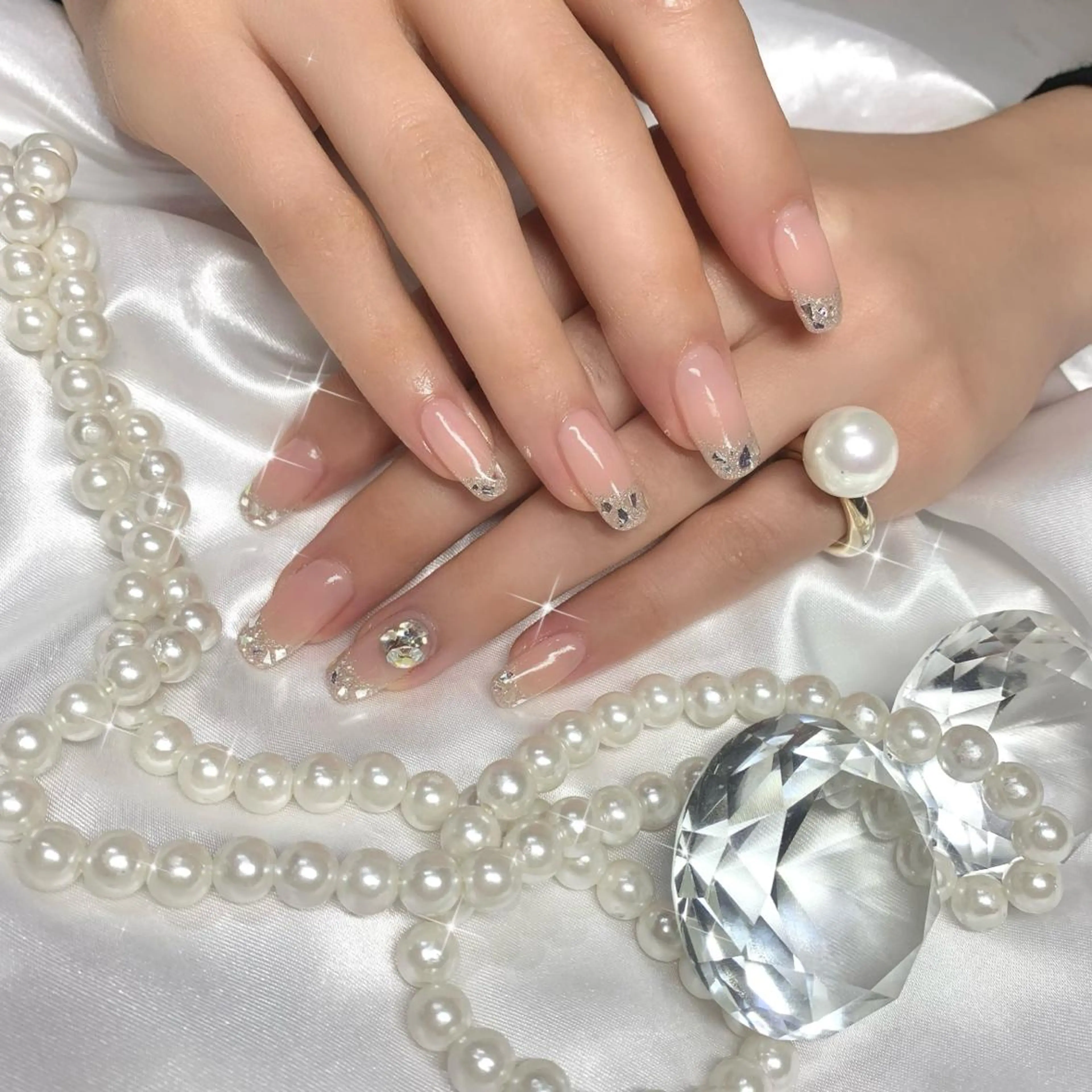 ネイル フレンチネイル ガラスフレンチ élu by Noriko 前原のネイルデザイン