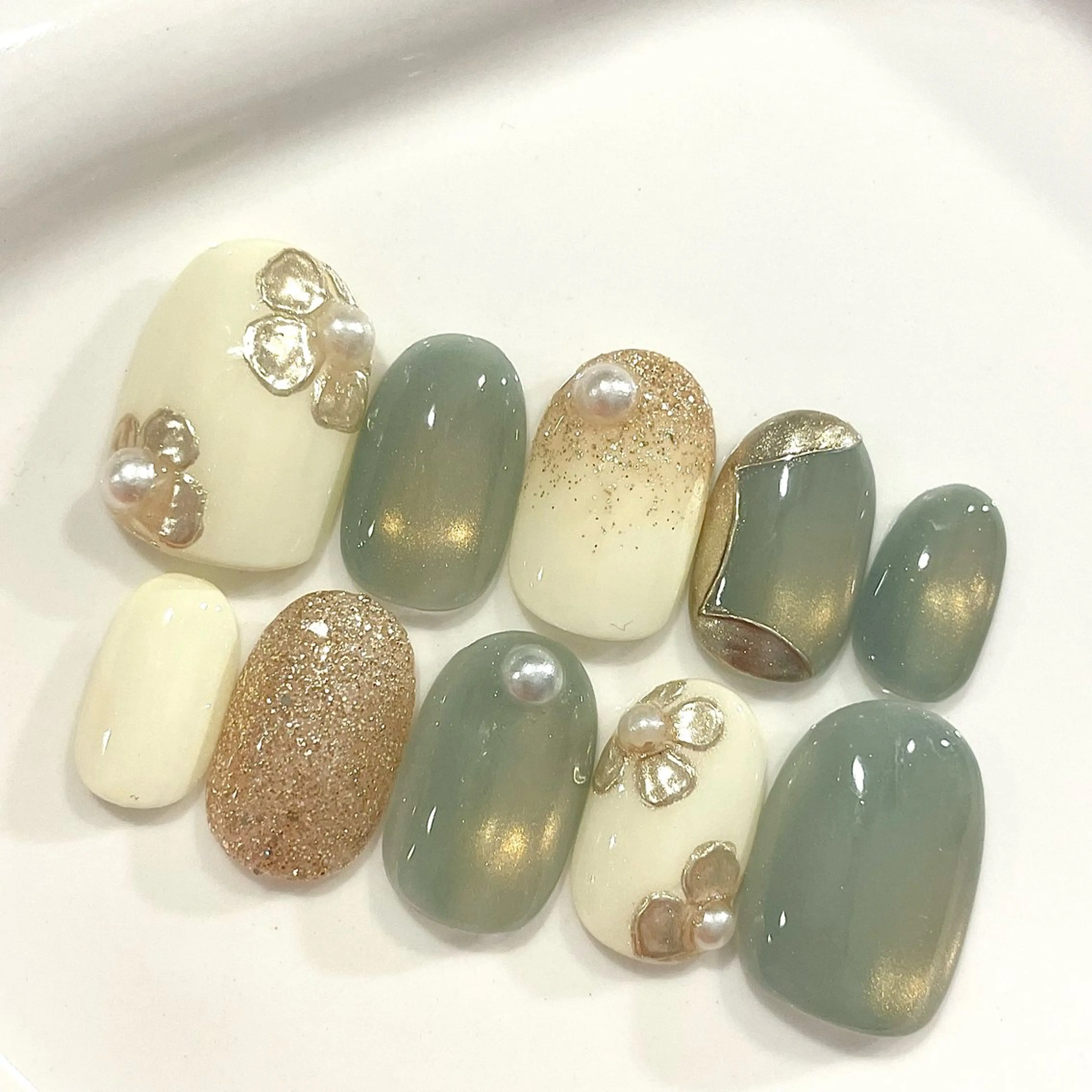 ネイル yuki｜11月予約 リクエスト受付中のネイルデザイン