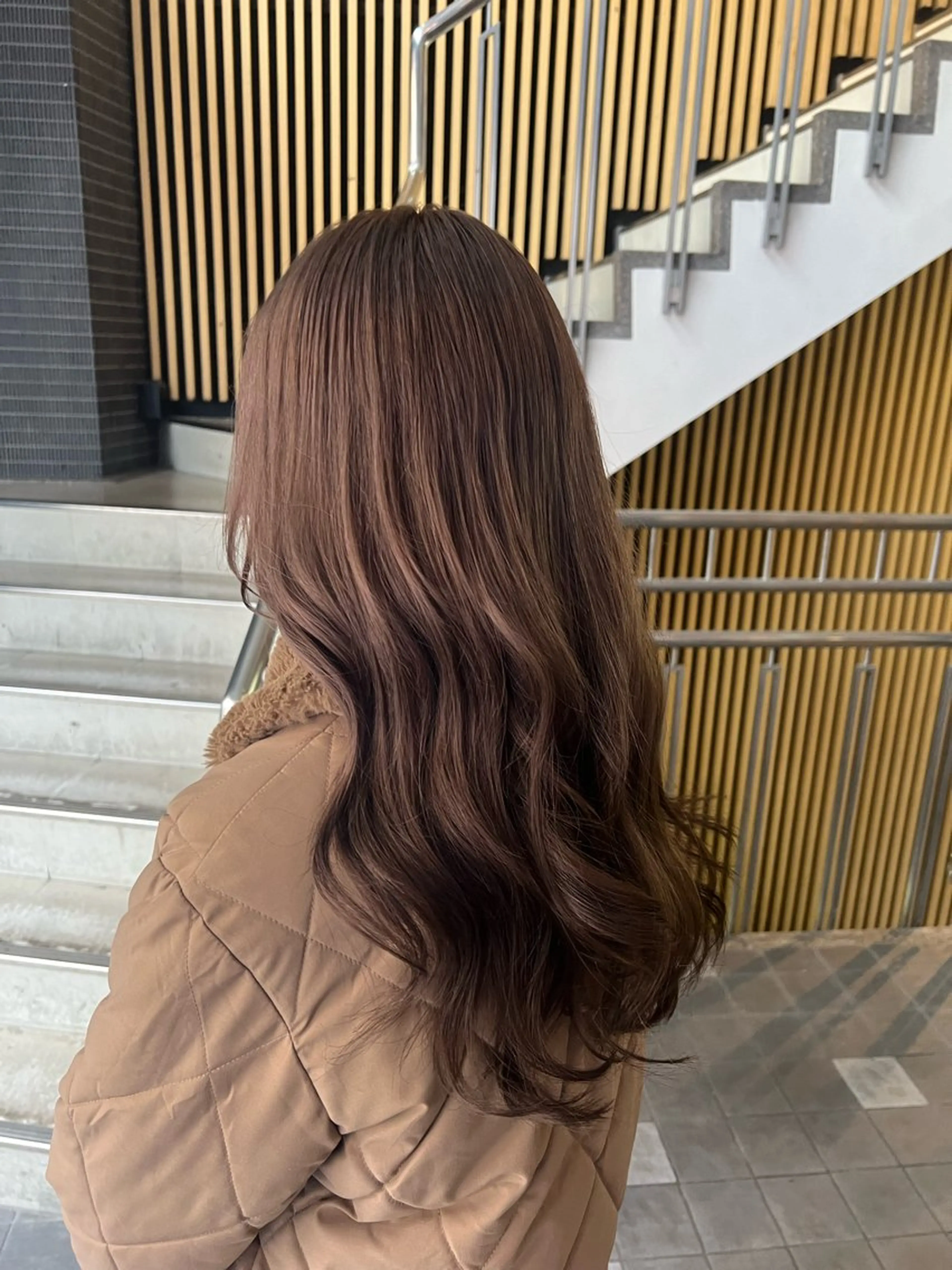 セミロング カラー ヘアカラー ハイトーンカラー 坂本 翼のヘアスタイル