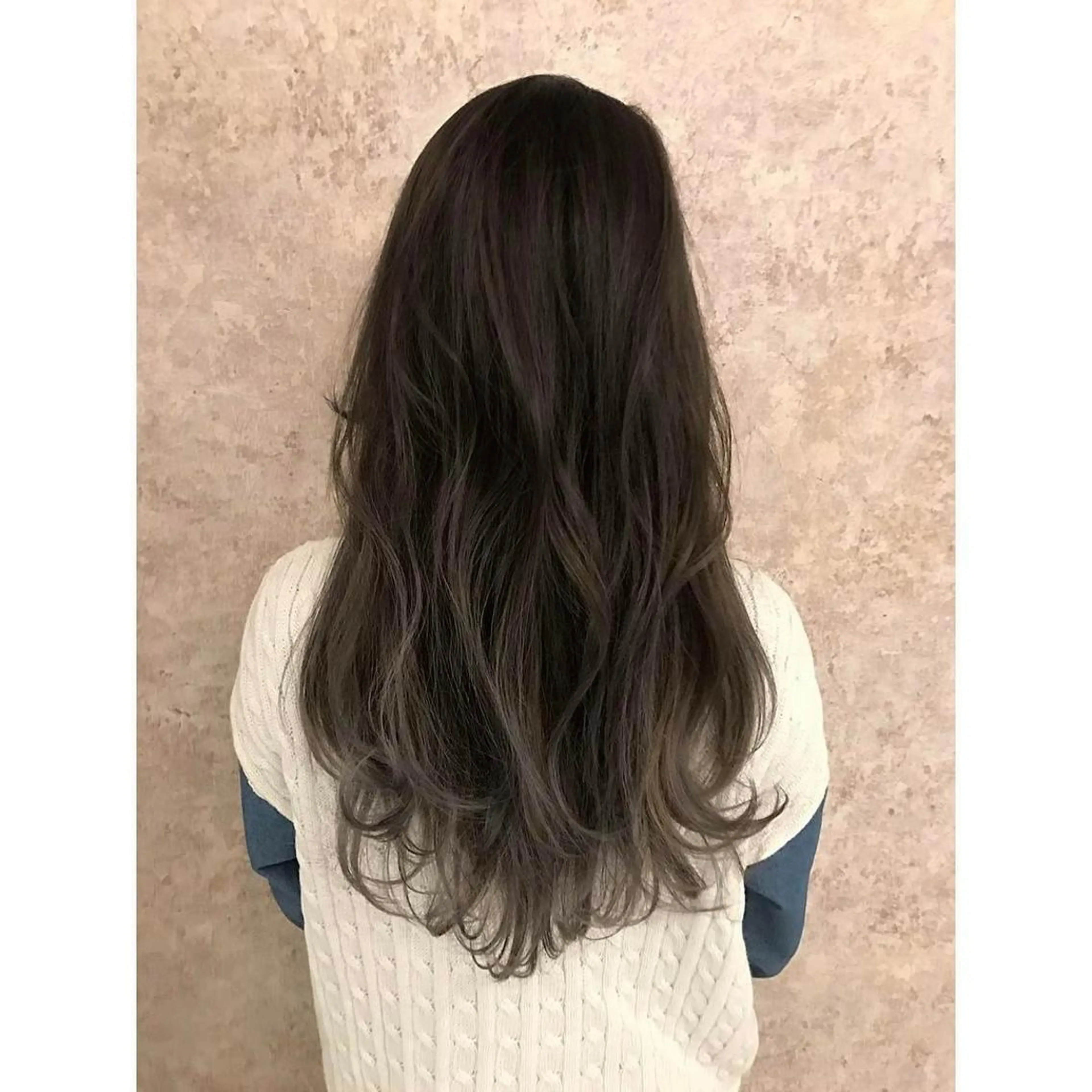ミディアム due hair 京都駅前店 MILBON オージュア認定サロン【デューヘアー】所属・ハイトーンブリーチ 土坂　由志【京都】のヘアスタイル