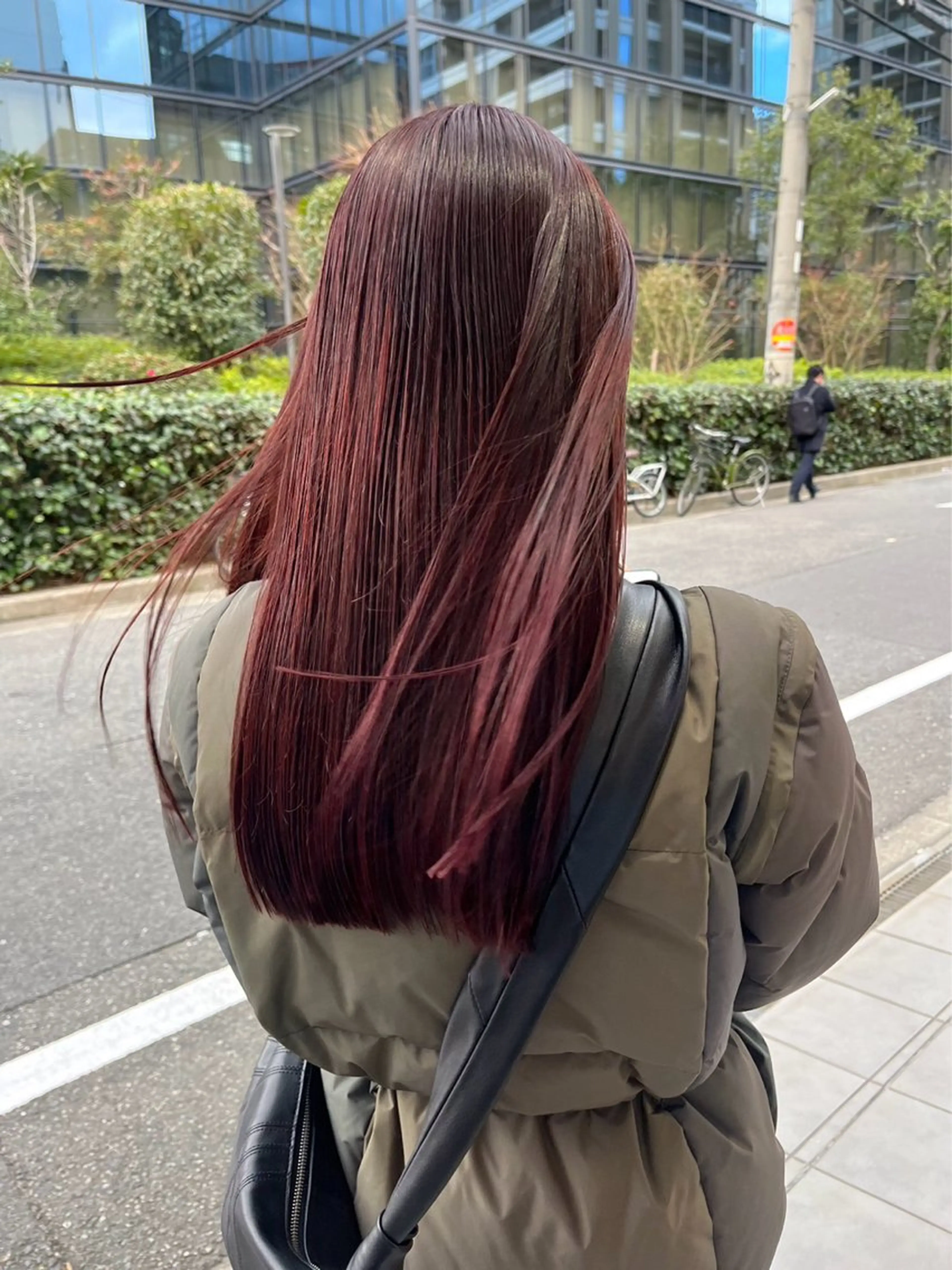 カラー 安食 友哉のヘアスタイル