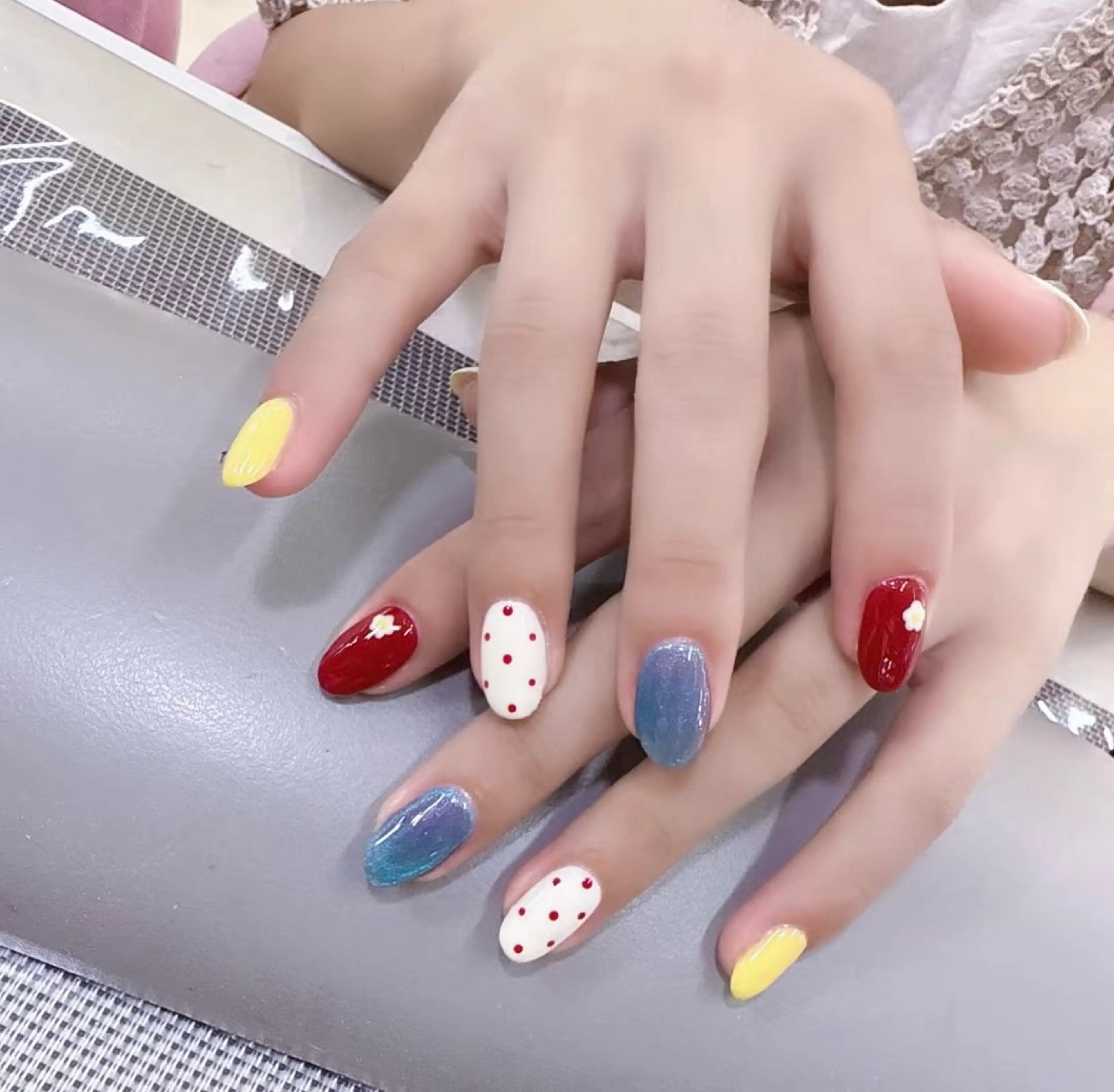 ネイル 高木 維麗絲のネイルデザイン