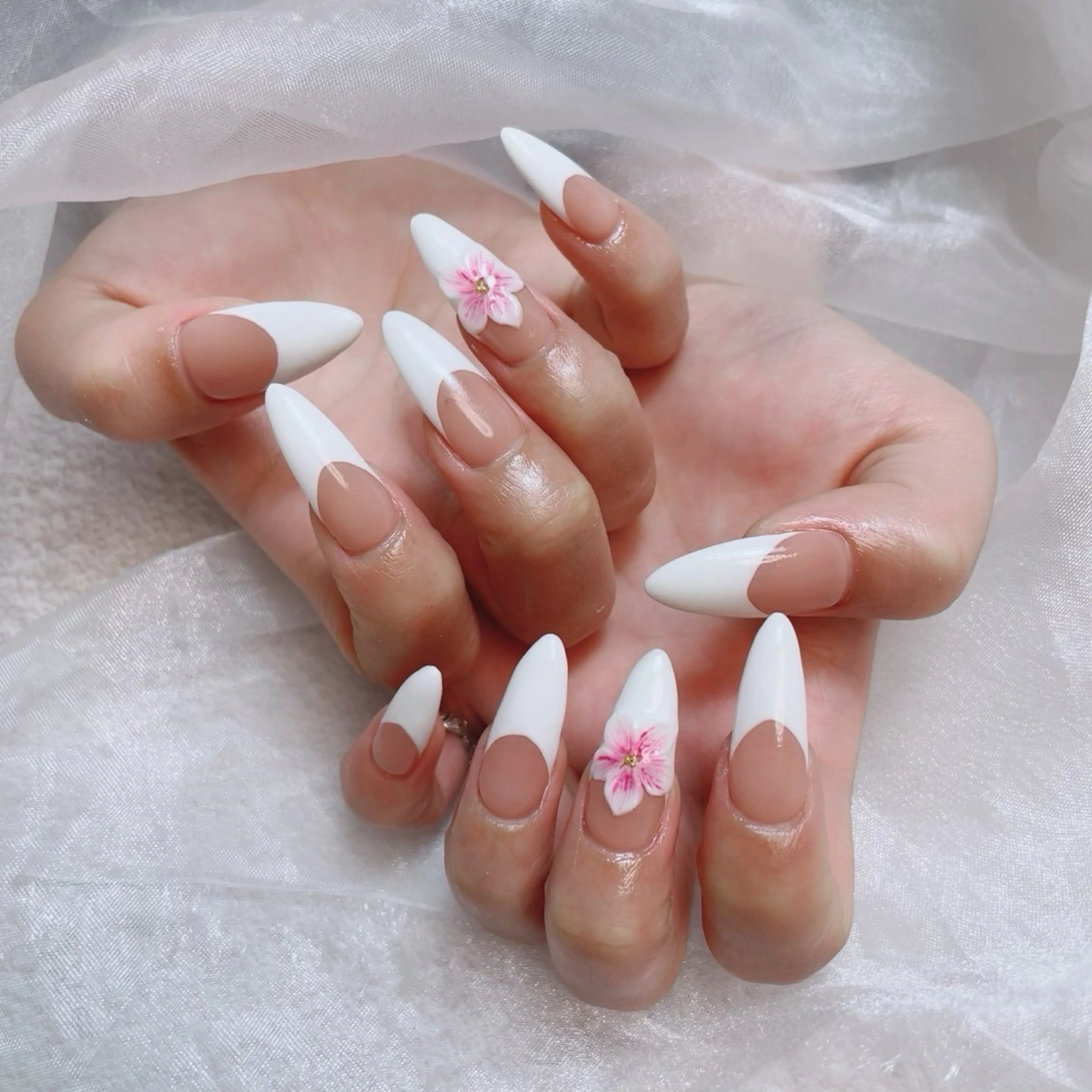 ネイル アートネイル チークネイル 長さ出し フラワーネイル フレンチネイル ハンドネイル NEW NAIL 池袋のネイルデザイン