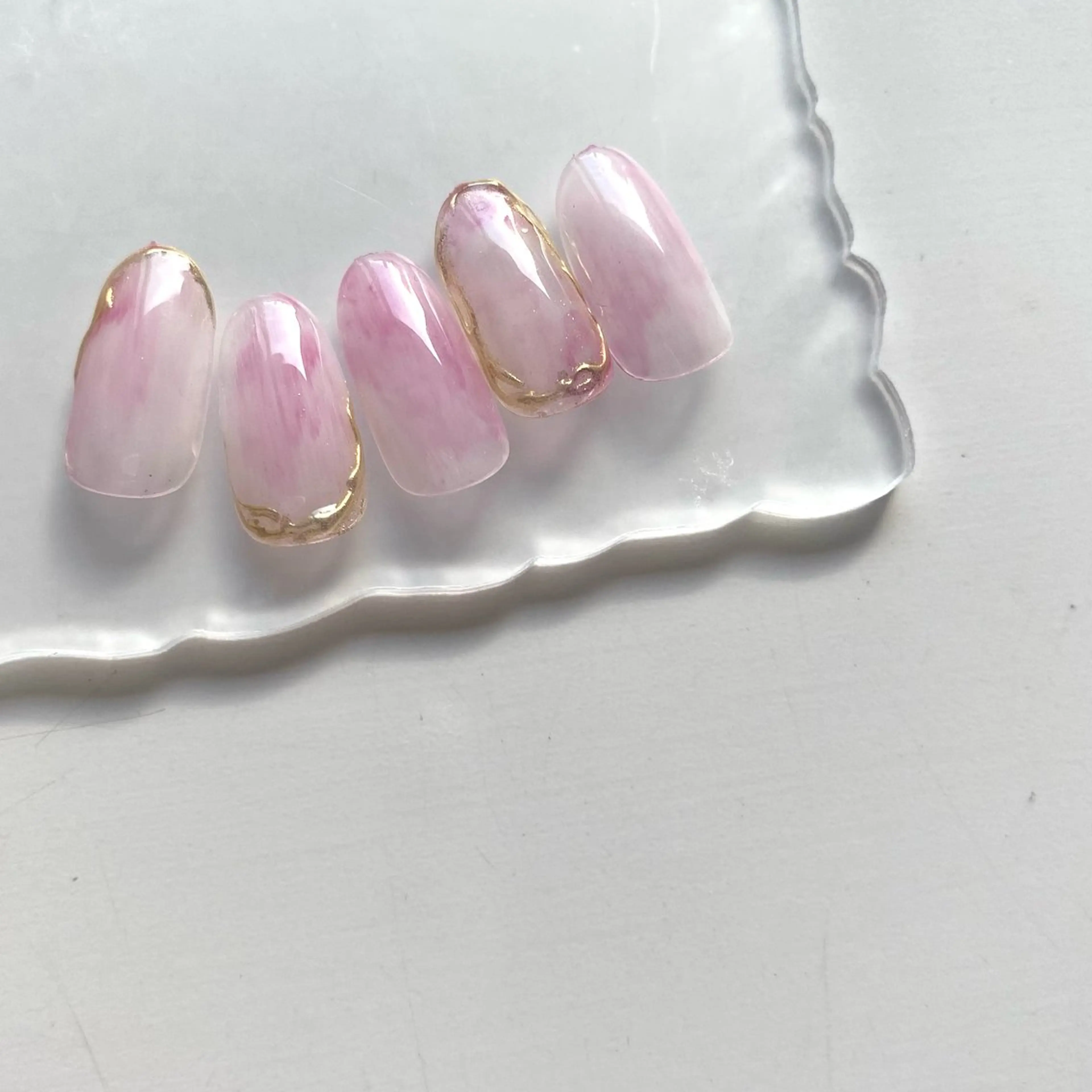 ネイル ボルドー ニュアンスネイル Aoi💅🏻 表参道のネイルデザイン