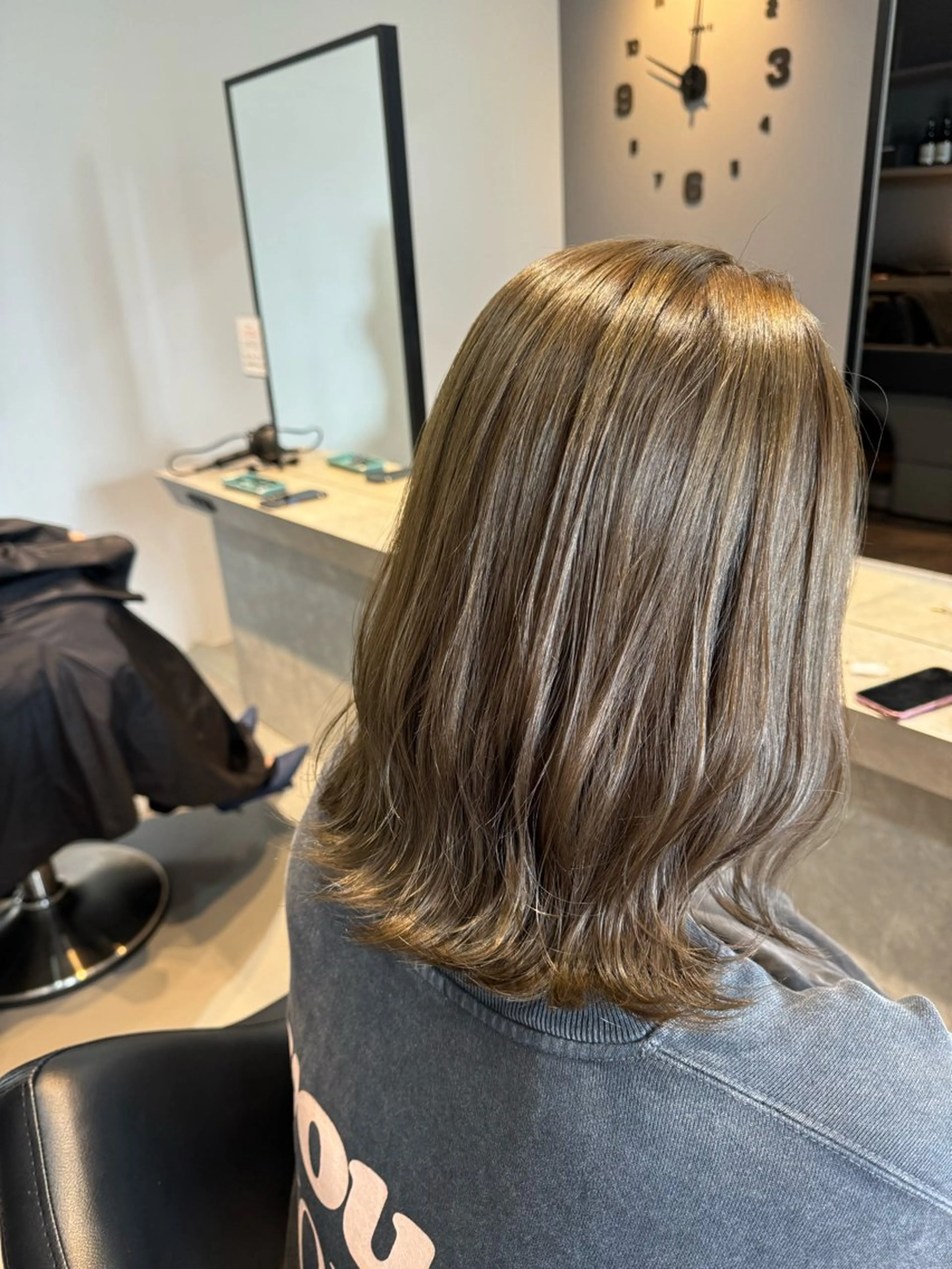 セミロング カラー ブリーチ 透明感カラー ヘアカラー 髪質改善×艶カラー Haruのヘアスタイル