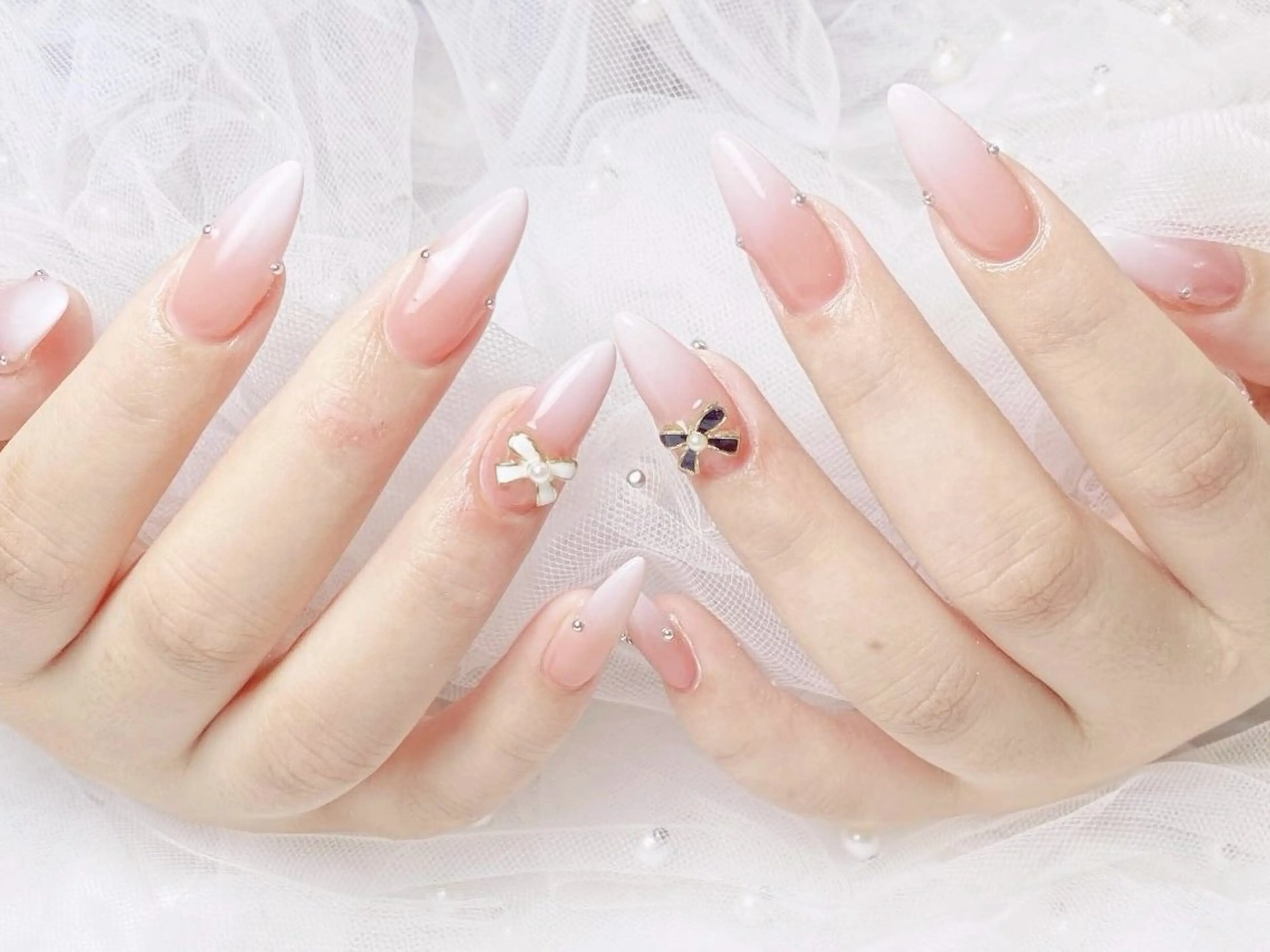 ネイル フレンチネイル ジェルネイル ハート 韓国ネイル マグネットネイル ハンドネイル ネイルサロン lotusのネイルデザイン