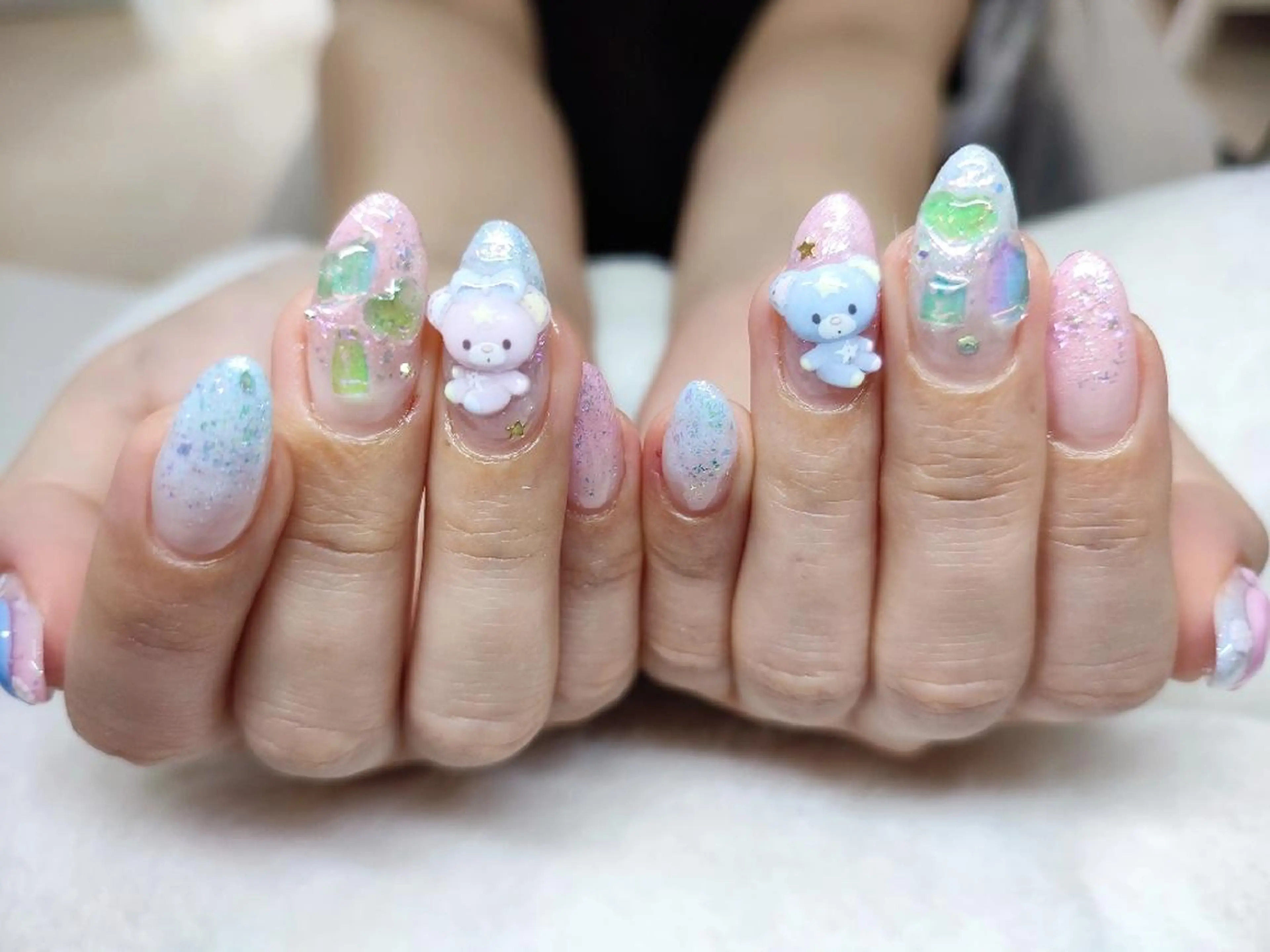 ネイル ハンドネイル RUNWAY 　　の眉毛・アイブロウイメージ