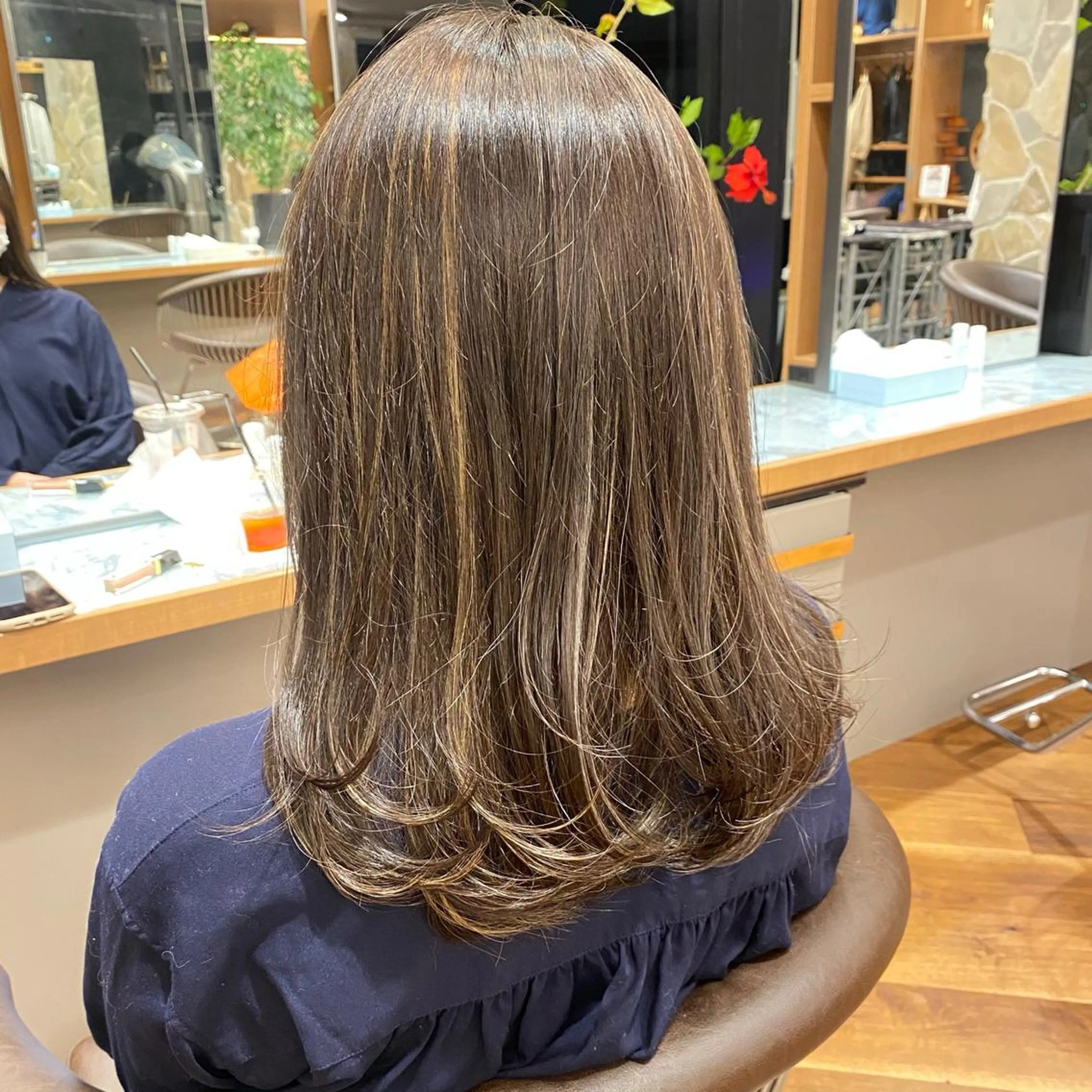 セミロング アッシュ ハイライト Savoir GRANMASH【サヴォア　グランマッシュ】所属・ショート/レイヤー/ 透明感/グレージュのヘアスタイル