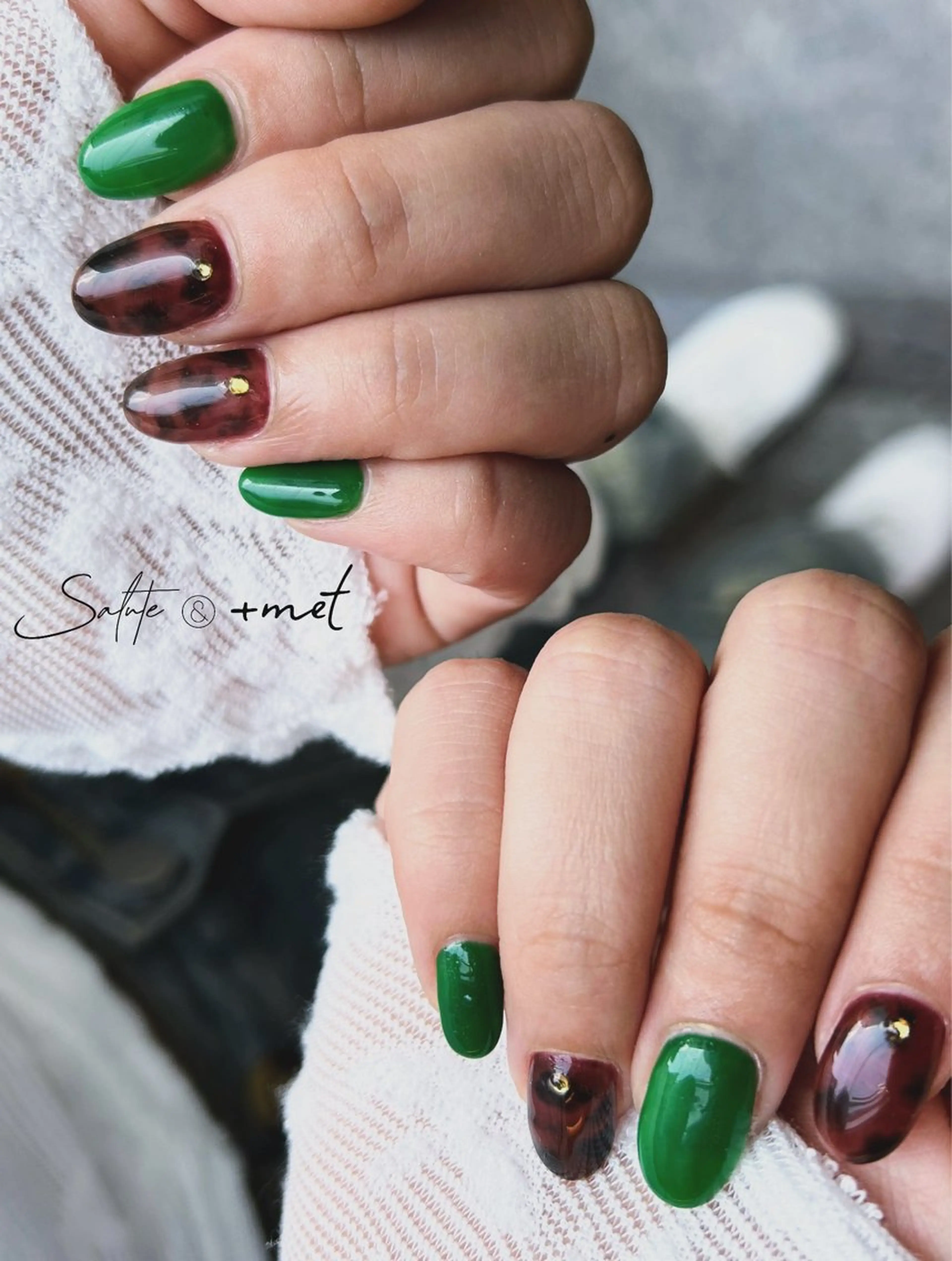 ネイル アートネイル べっ甲ネイル ジェルネイル グリーン ワンカラーネイル ハンドネイル 渋谷 怜奈のネイルデザイン