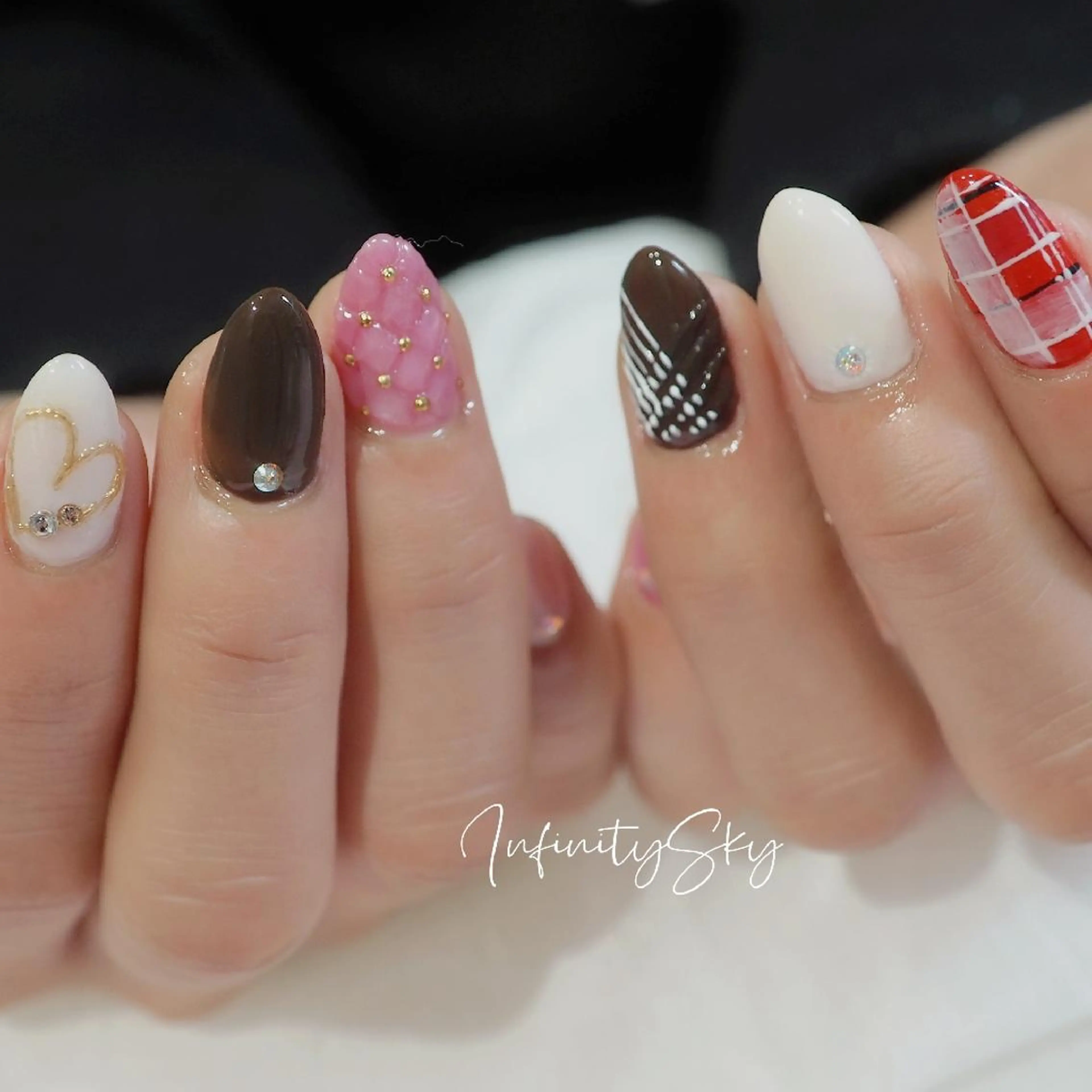 ネイル バレンタイン ハンドネイル infinity skyのネイルデザイン