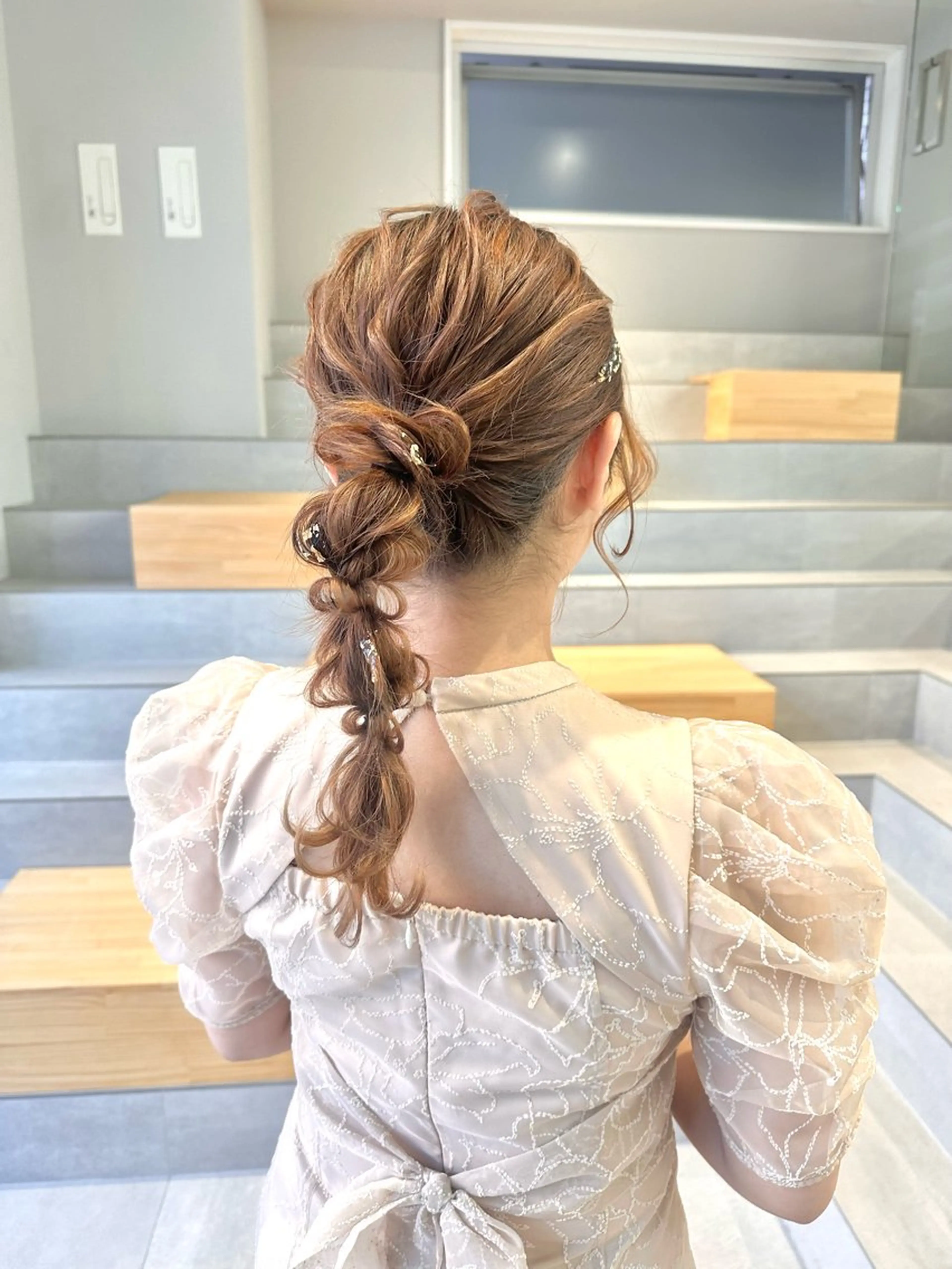 ロング ヘアアレンジ 顔周りカット ヘアセット 染谷 遥花のヘアスタイル