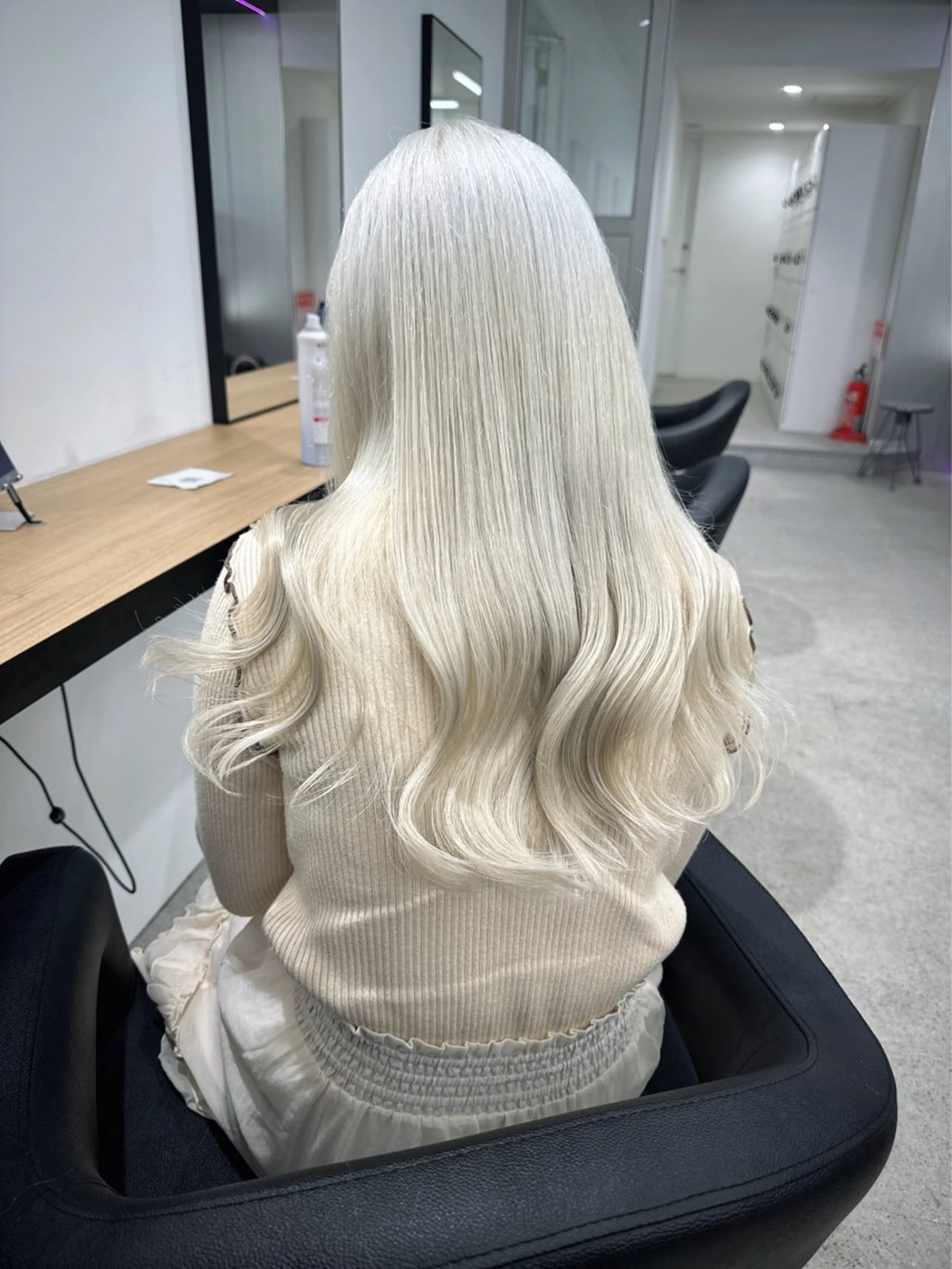 ロング カラー ヘアカラー くすみミルクティー／ ブラウン🪡TOWAのヘアスタイル