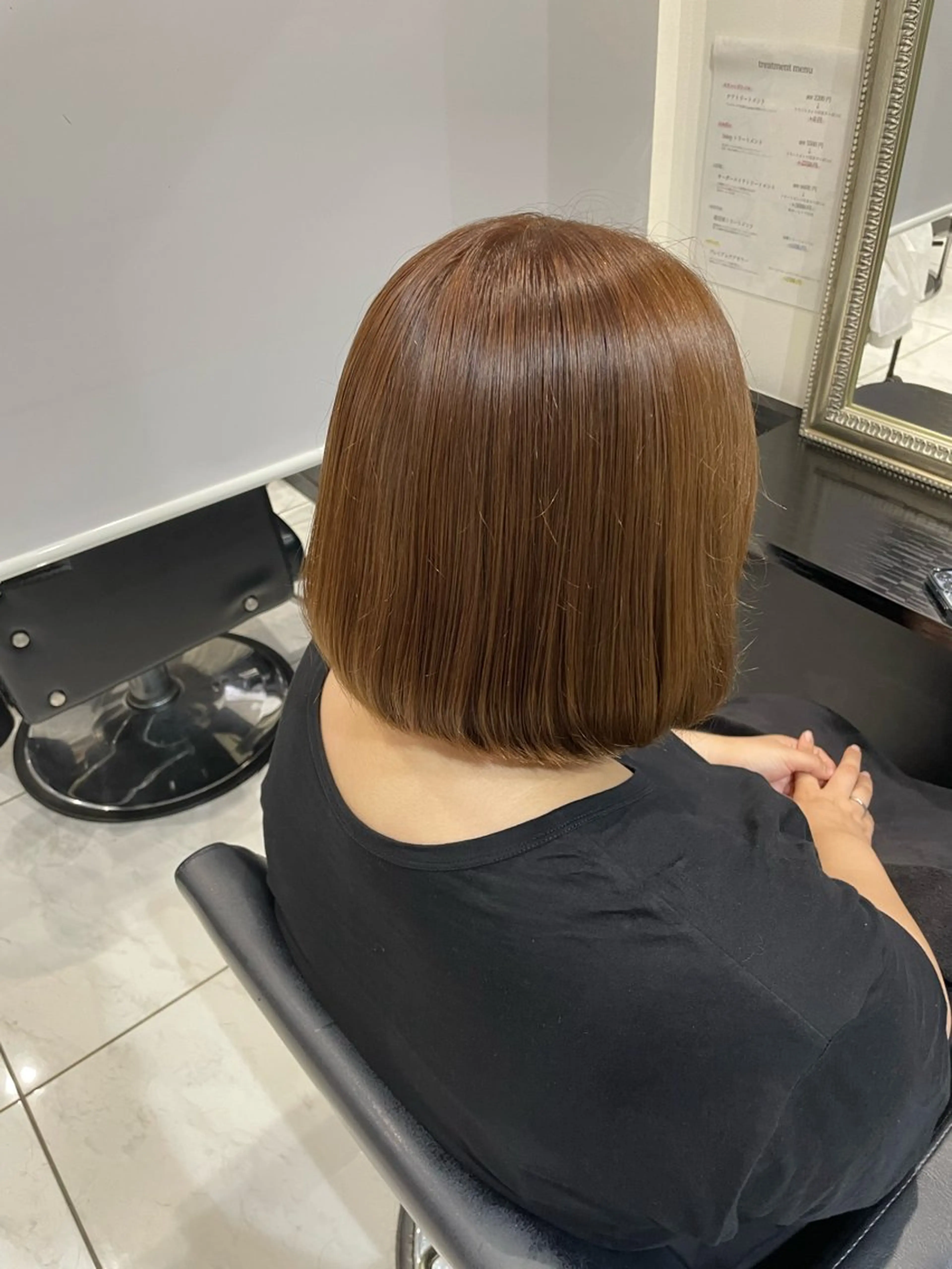 ショート カラー ベージュカラー ブリーチ ブリーチなしカラー 長田 麻友子のヘアスタイル