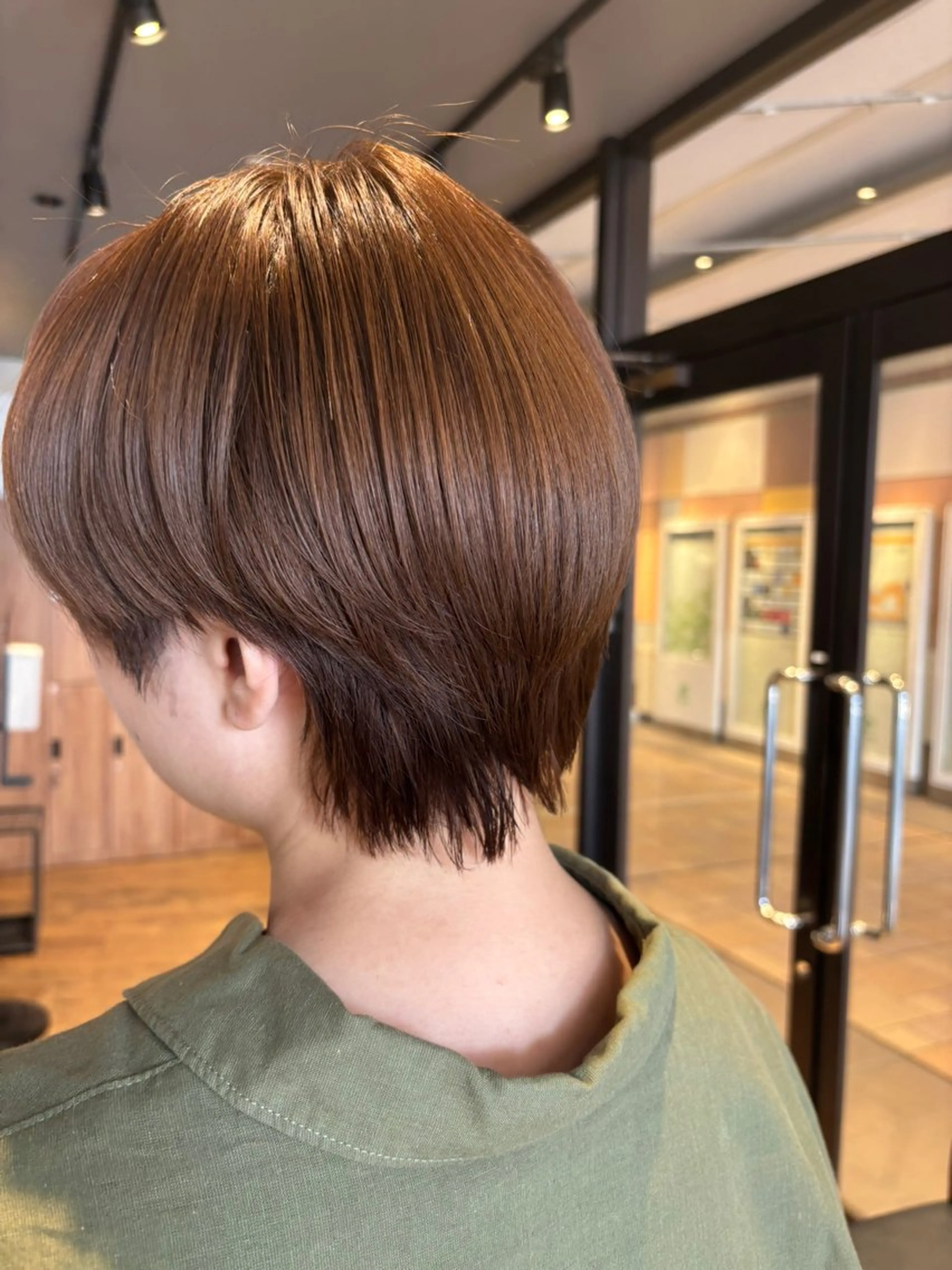 ショート カラー ベージュカラー 🎀ワンレンボブ🎀 ワンカラー　あゆみのヘアスタイル