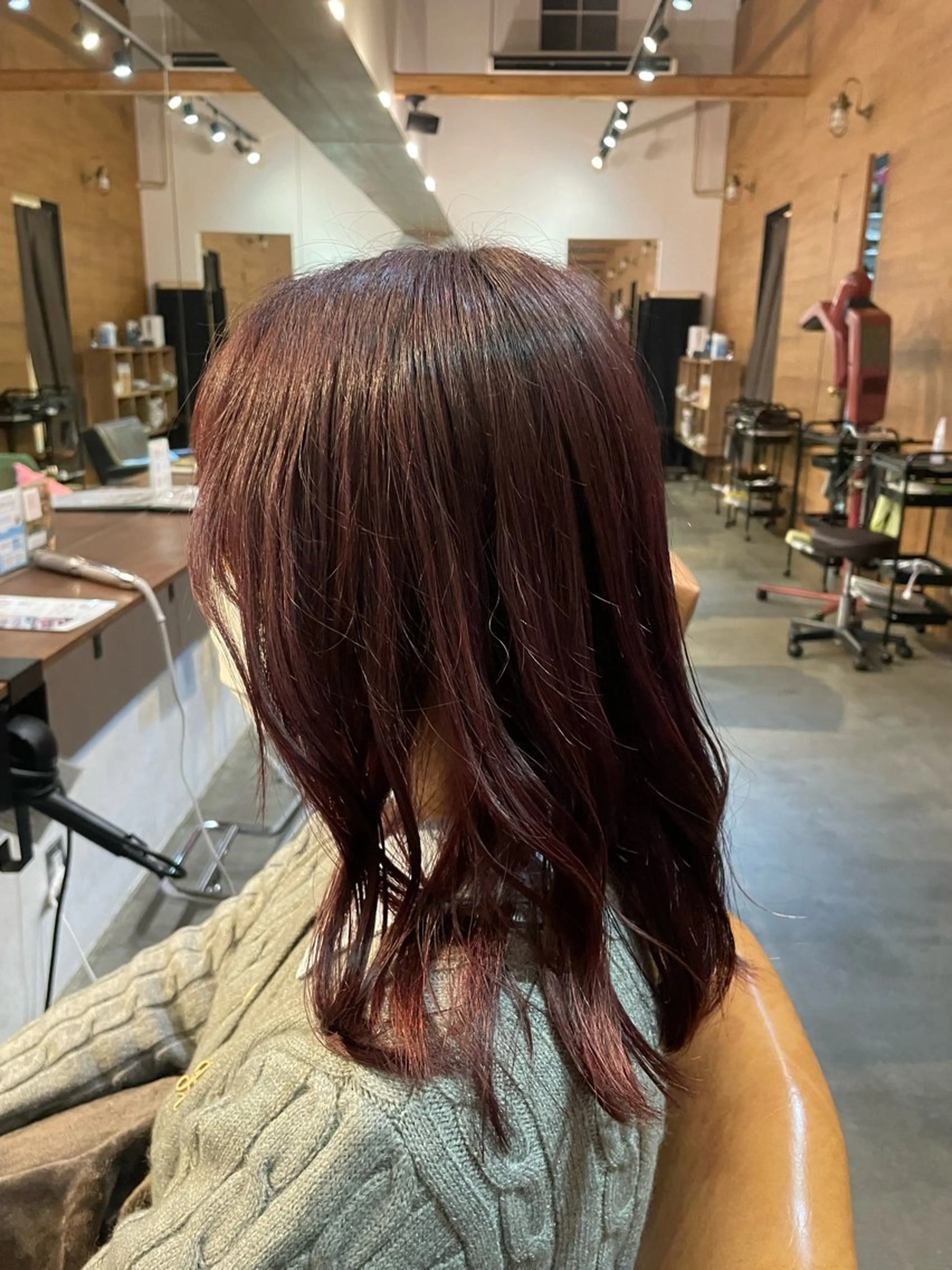 ミディアム 梅田 陸のヘアスタイル