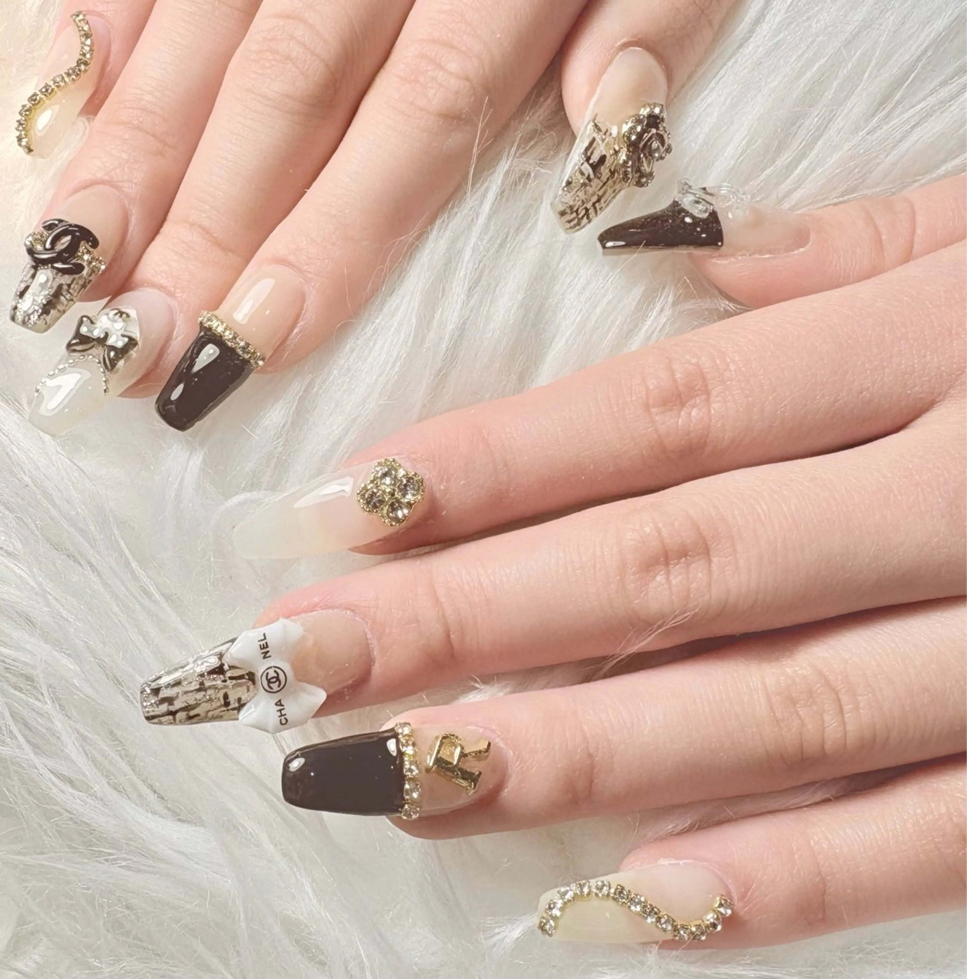 ネイル ハンドネイル 山科駅徒歩3分❣️ 代表　紗恵子のネイルデザイン