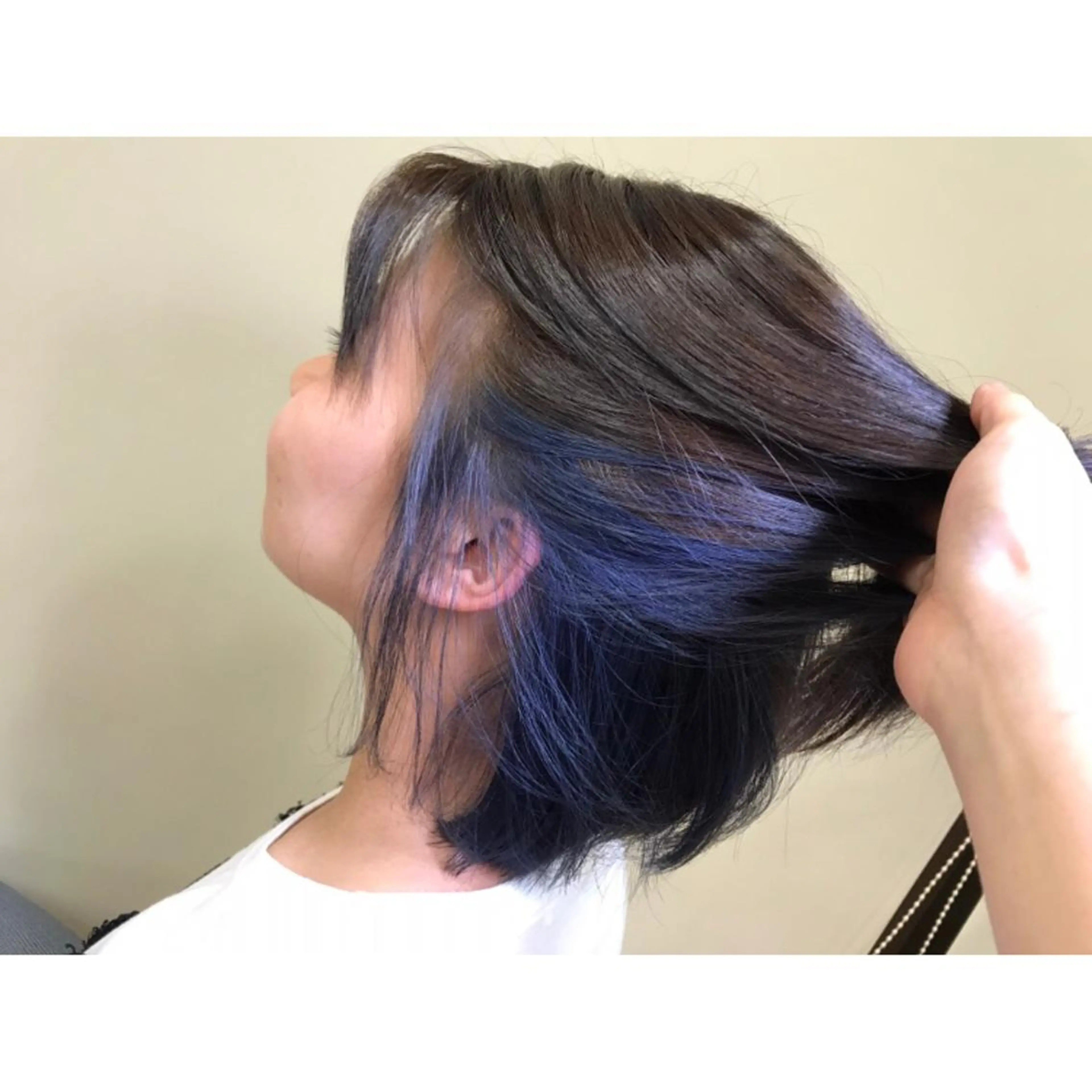 ミディアム カラー アッシュ インナーカラー 🫧透け感⋆艶髪💎 山口アヤカのヘアスタイル
