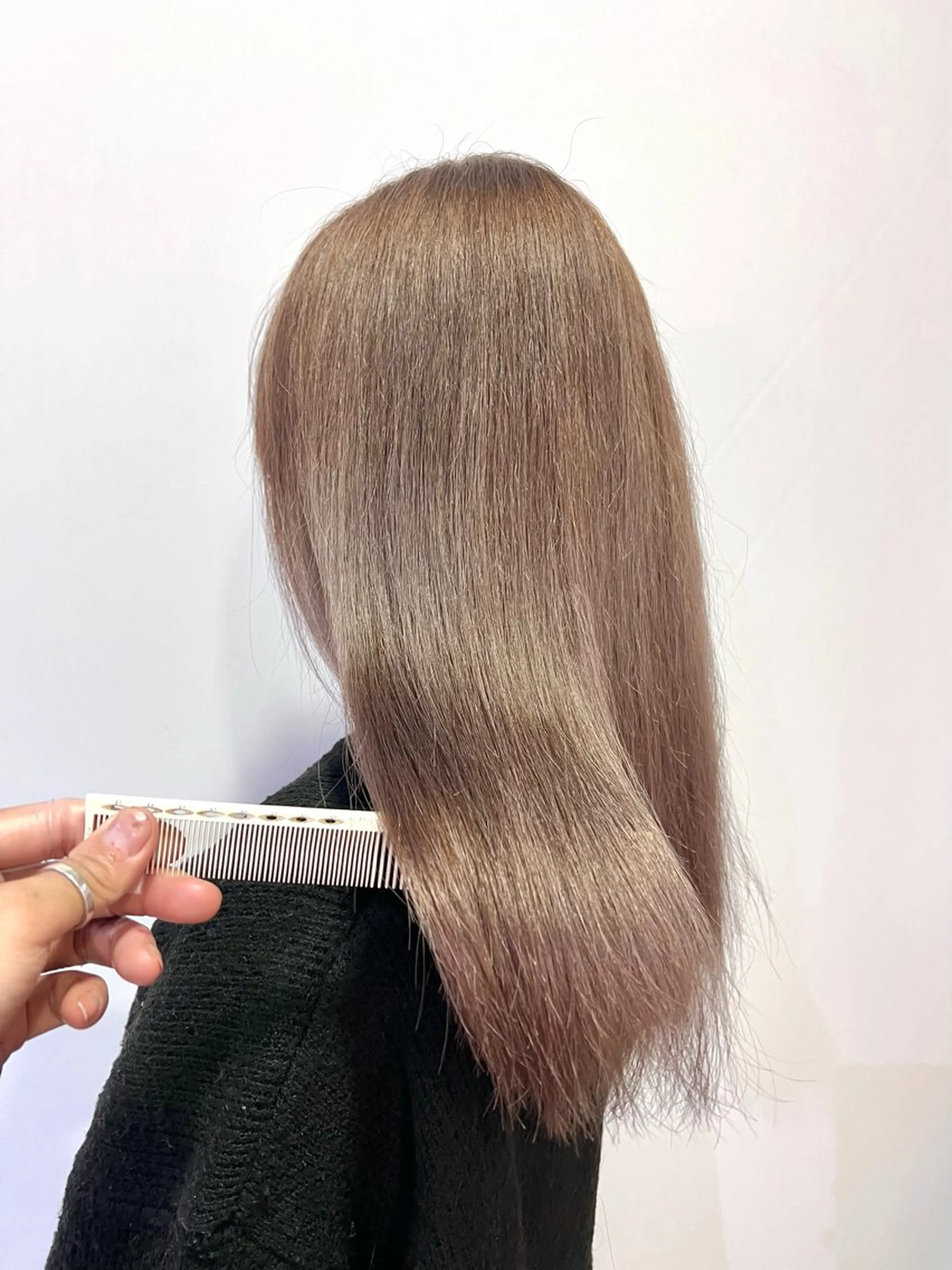 ロング カラー メンズ ベージュカラー ミルクティーベージュ ヘアカラー トリートメント ヘッドスパ ヘアセット 大宮/山口 竣也のヘアスタイル