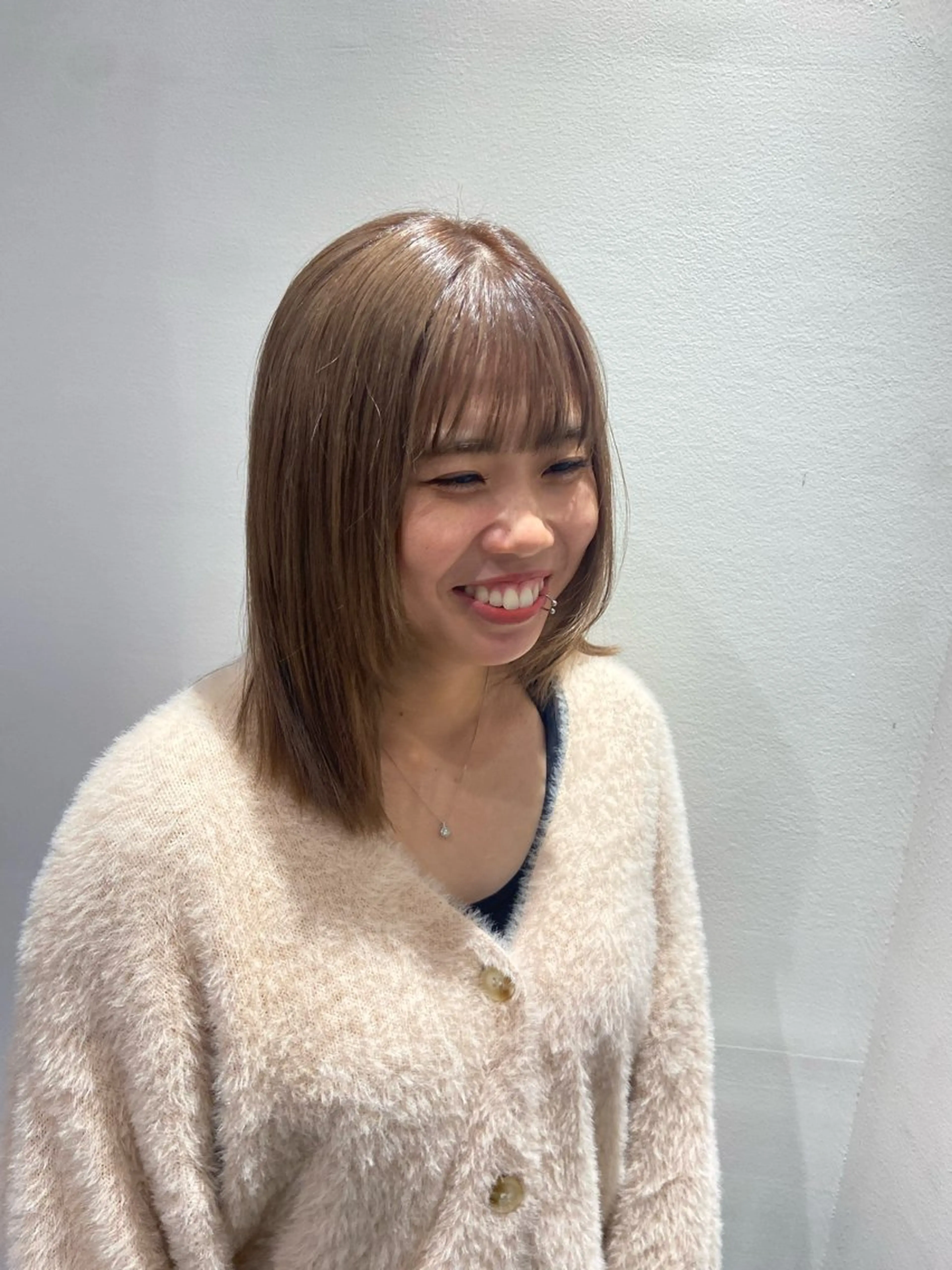 ミディアム カラー ハイトーンカラー ヘアカラー LiEn hair's BEAU group所属・松下 茉紀👱🏻‍♀️のヘアスタイル