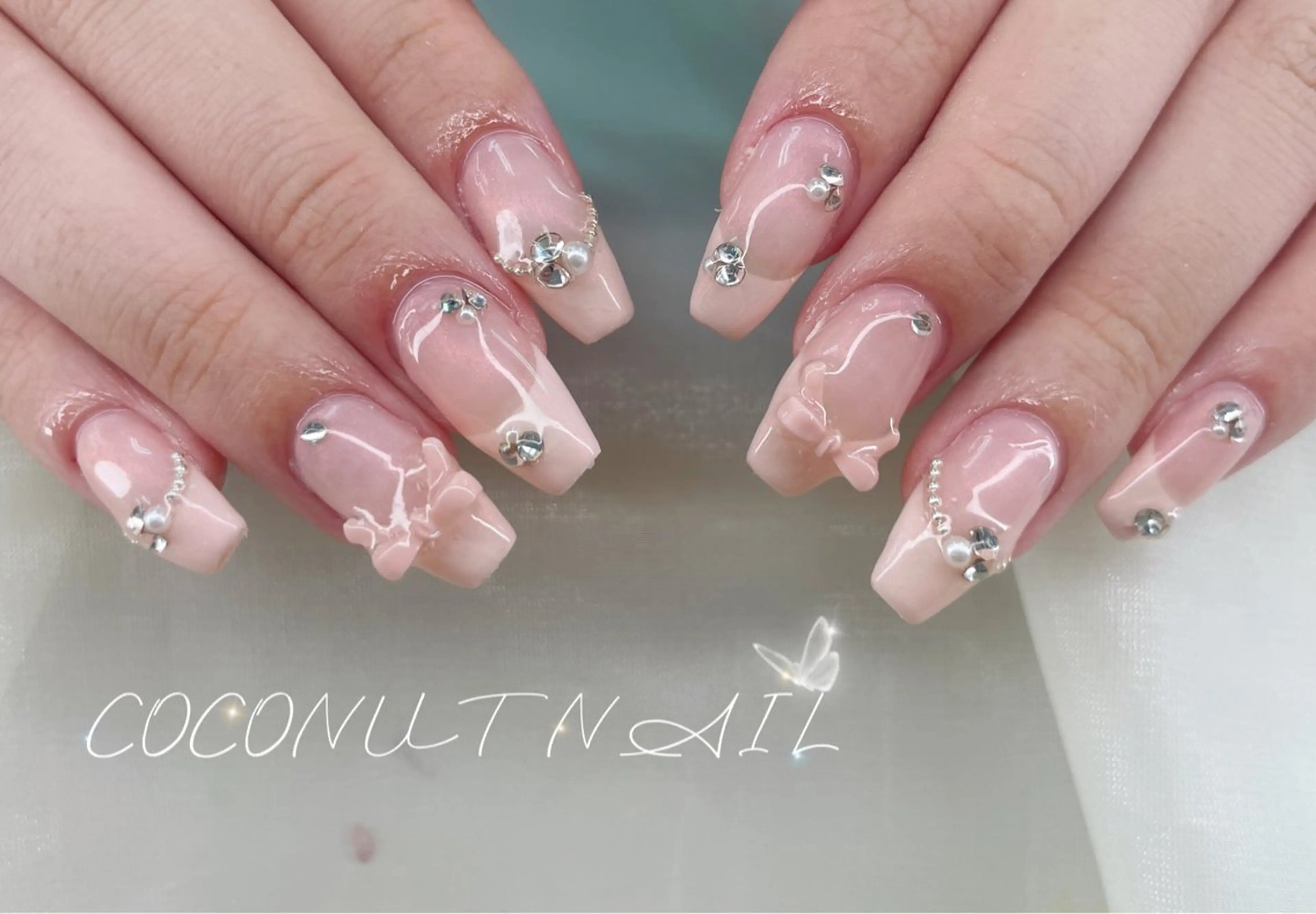 ネイル べっ甲ネイル フレンチネイル キラキラネイル ラメ(グリッター) マグネットネイル ハンドネイル 神田 ココナッツのネイルデザイン