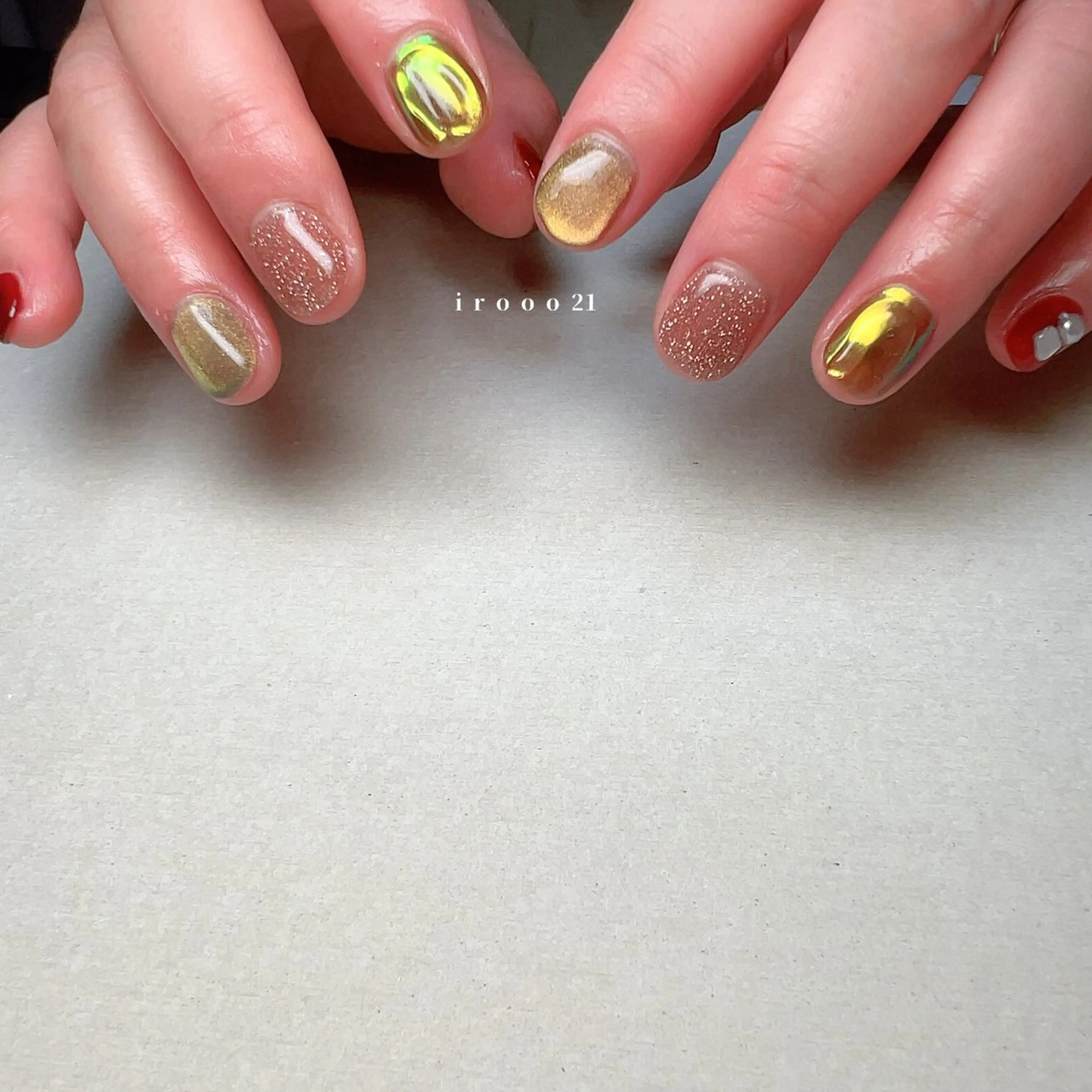 ネイル フラッシュネイル 氷ネイル・うるうるネイル マグネットネイル ミラーネイル ニュアンスネイル irooo 21のネイルデザイン