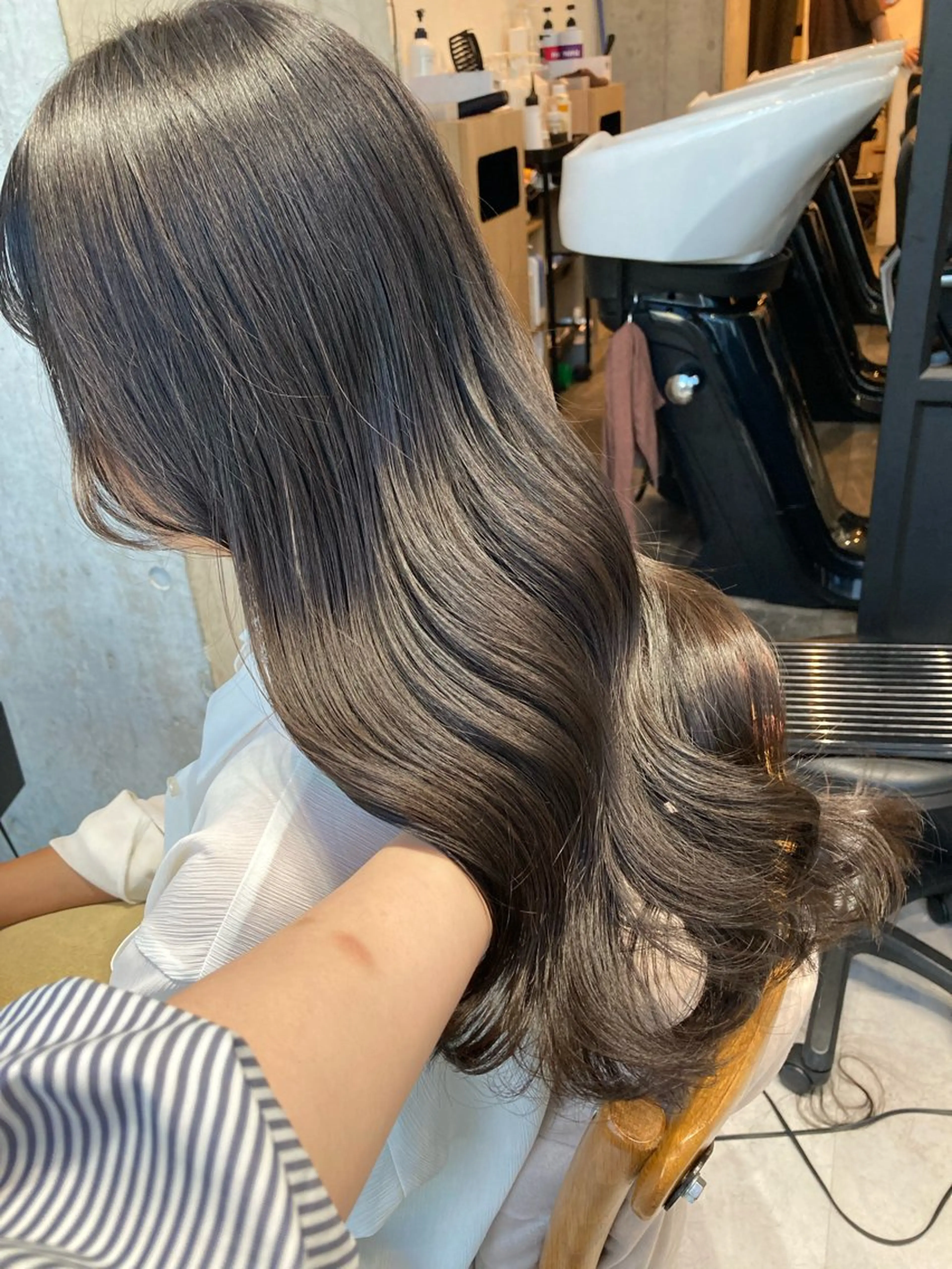 ロング ✨色持ちの良い艶 カラー✨蟹江真世のヘアスタイル