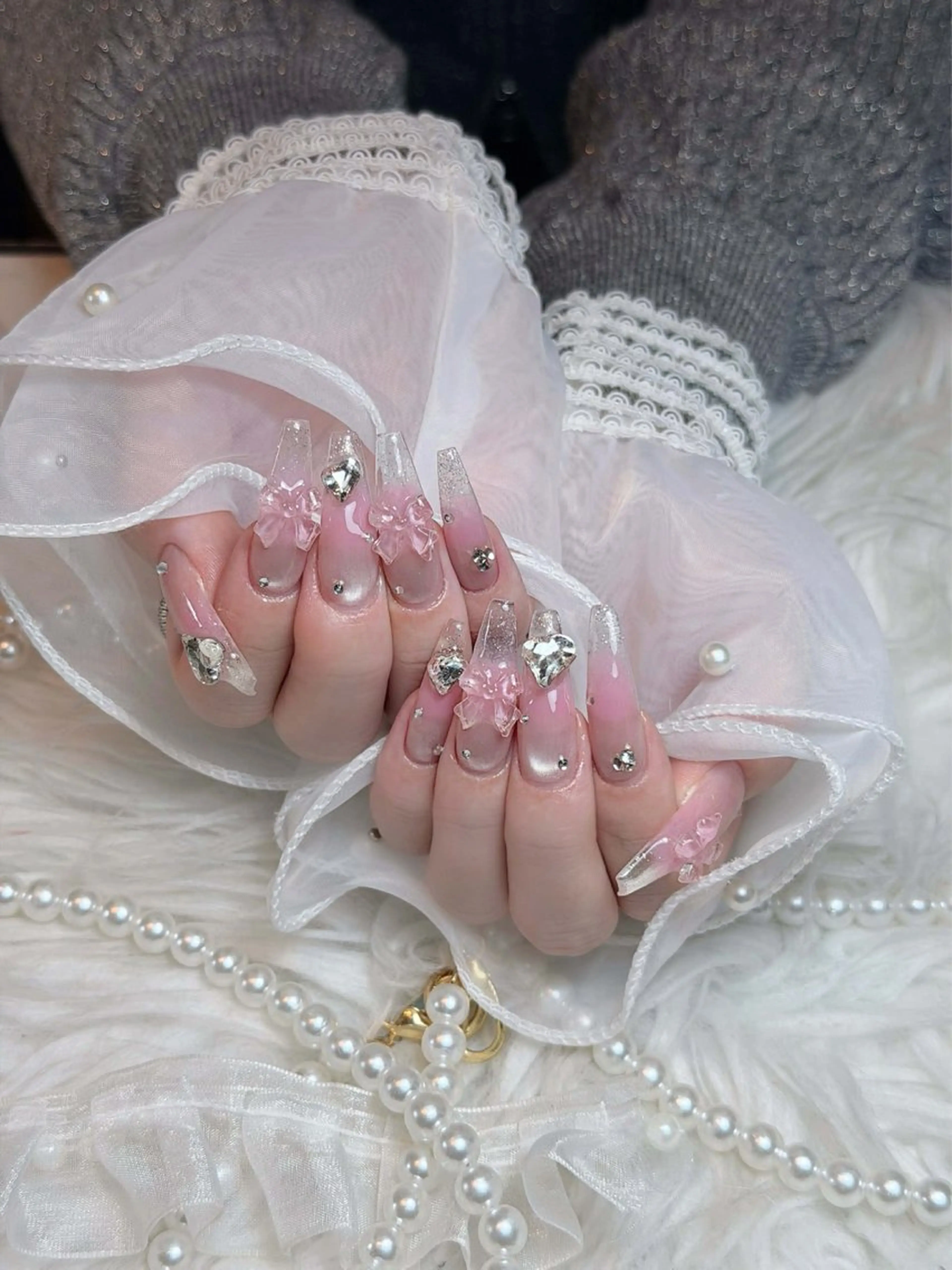 ネイル チークネイル ドット フレンチネイル グラデーション ハート ハンドネイル ハンドケア Eli Nails 新宿のネイルデザイン