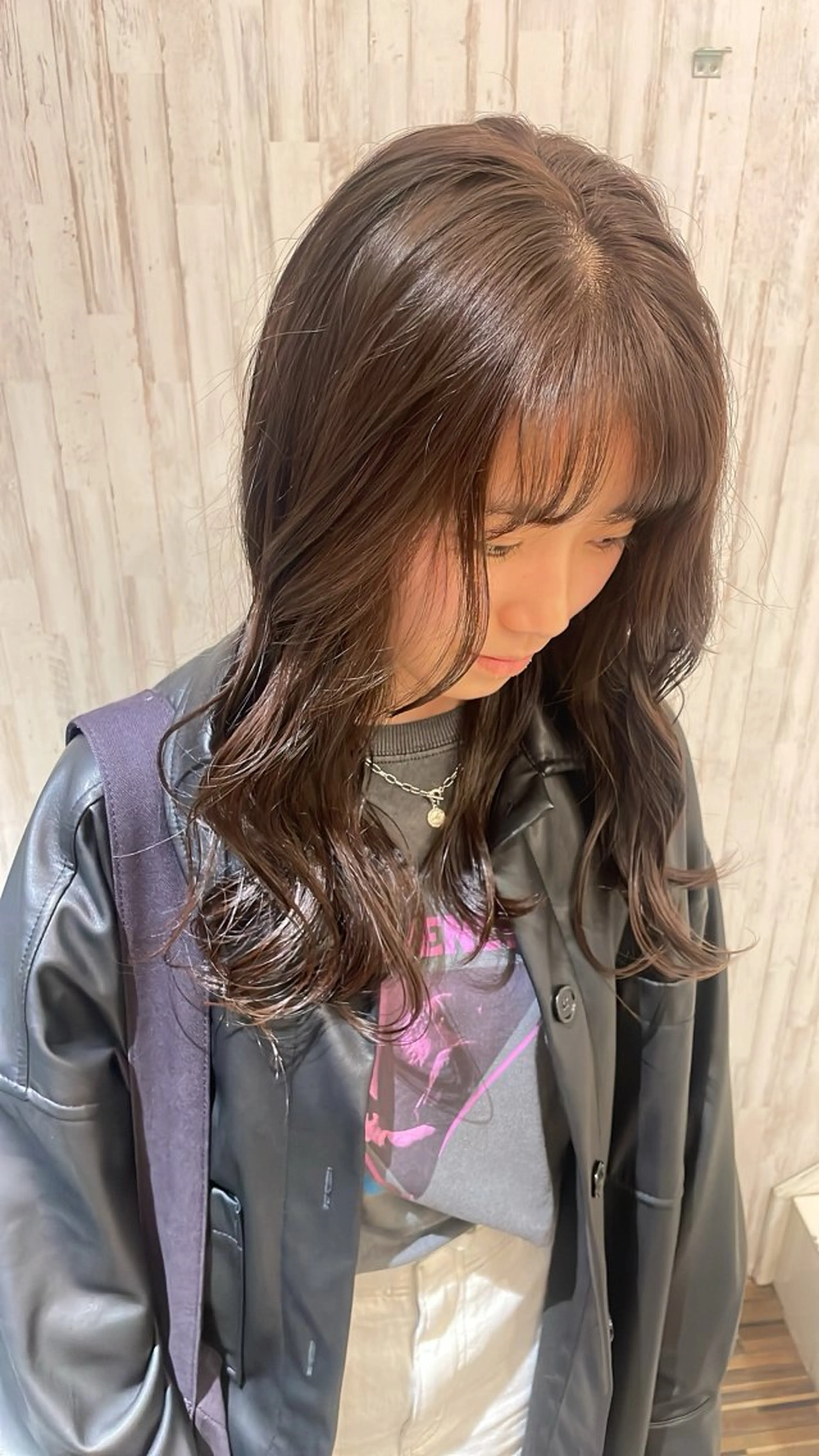 セミロング カラー ヘアカラー トリートメント EARTH 山﨑龍馬のヘアスタイル