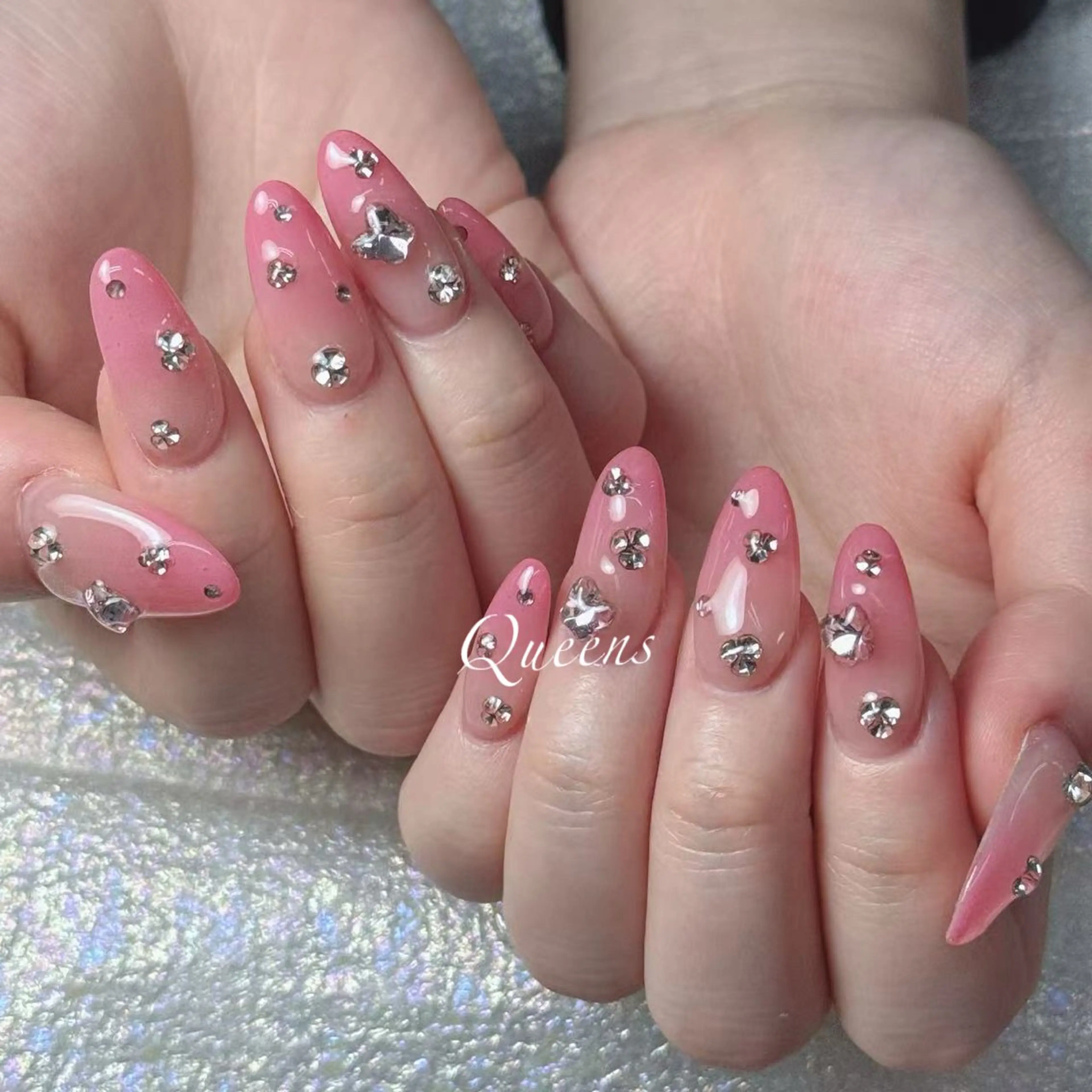 ネイル ハンドネイル Queens テイのネイルデザイン