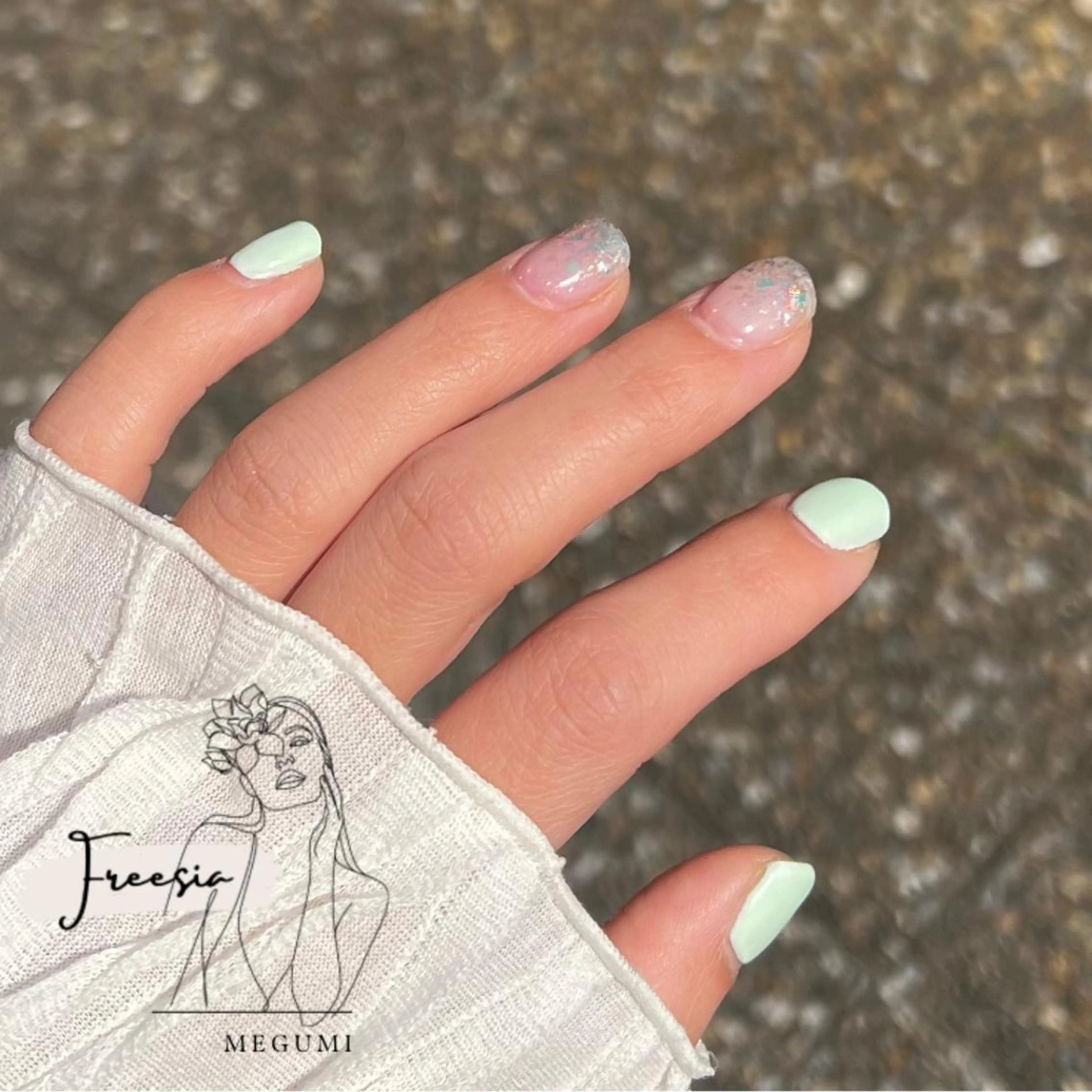 ネイル ラメ(グリッター) ワンカラーネイル 春ネイル ハンドネイル 当日予約も歓迎⭕️ Megumiのネイルデザイン