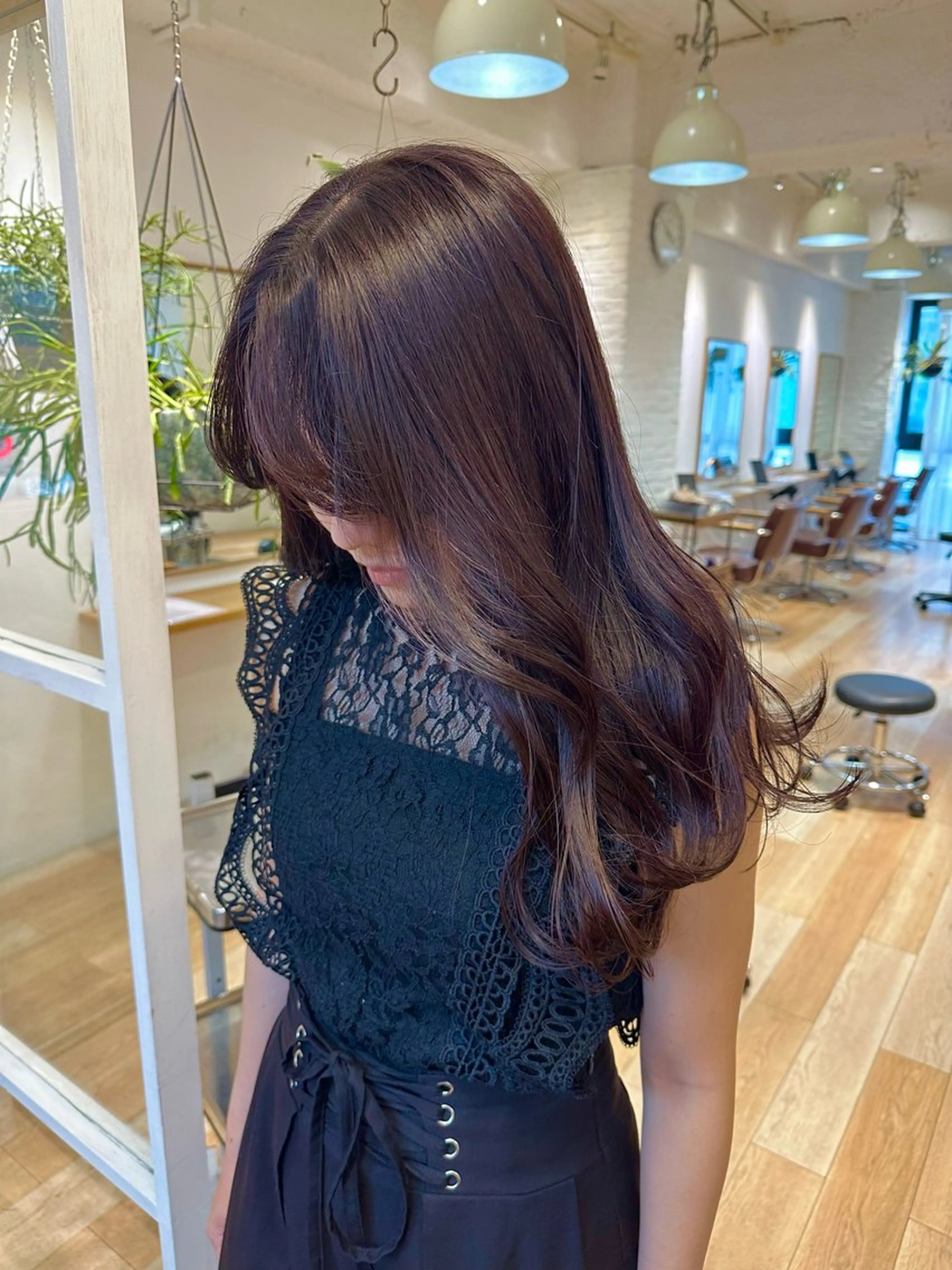 ロング カラー ブリーチ ボルドーカラー ハイトーンカラー ブリーチなしカラー ボブ カット ヘアカラー トリートメント REINA☁️透明感 カラー/ぷつっと♡のヘアスタイル