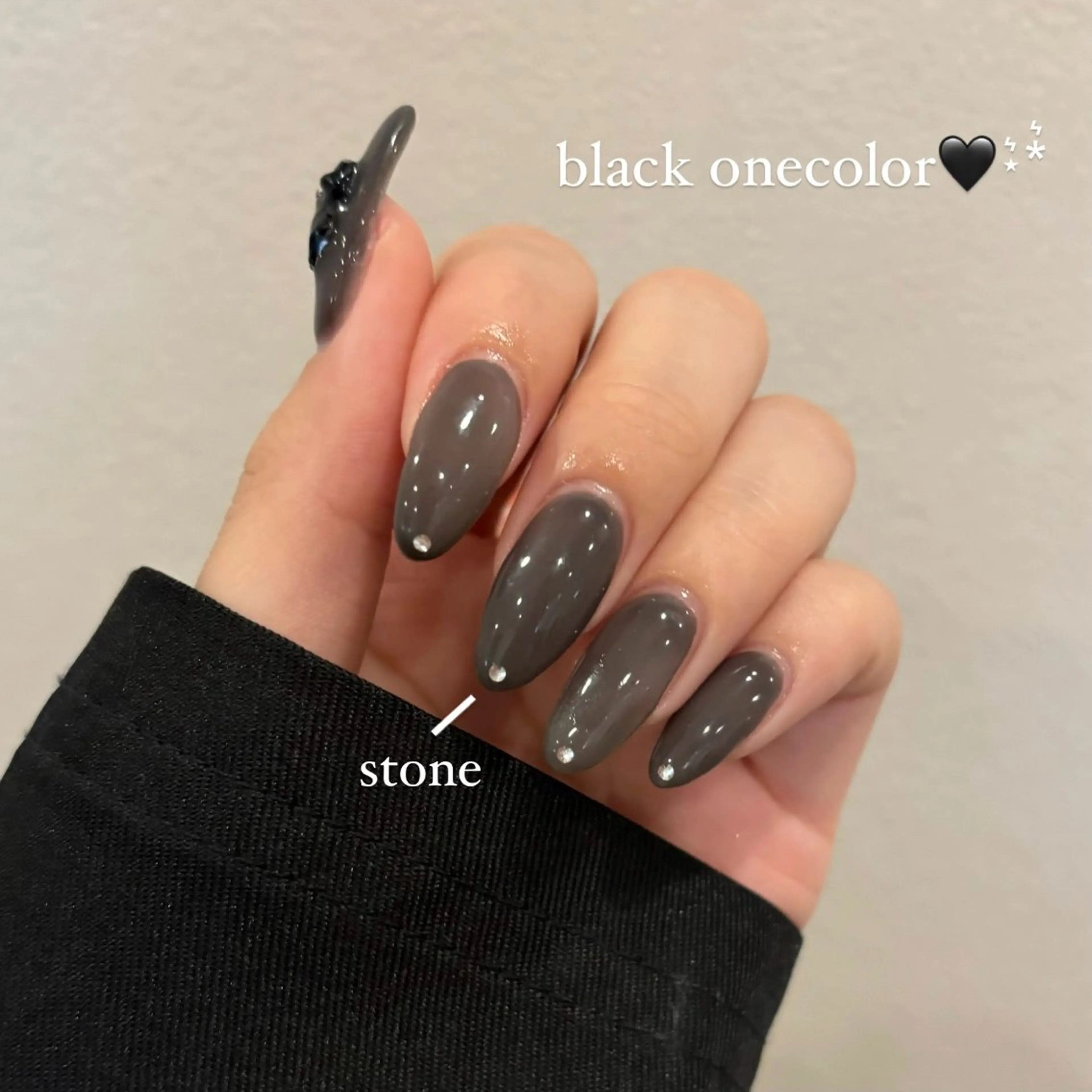 ネイル ワンカラーネイル ストーンネイル ハンドネイル millie ainee太田のネイルデザイン