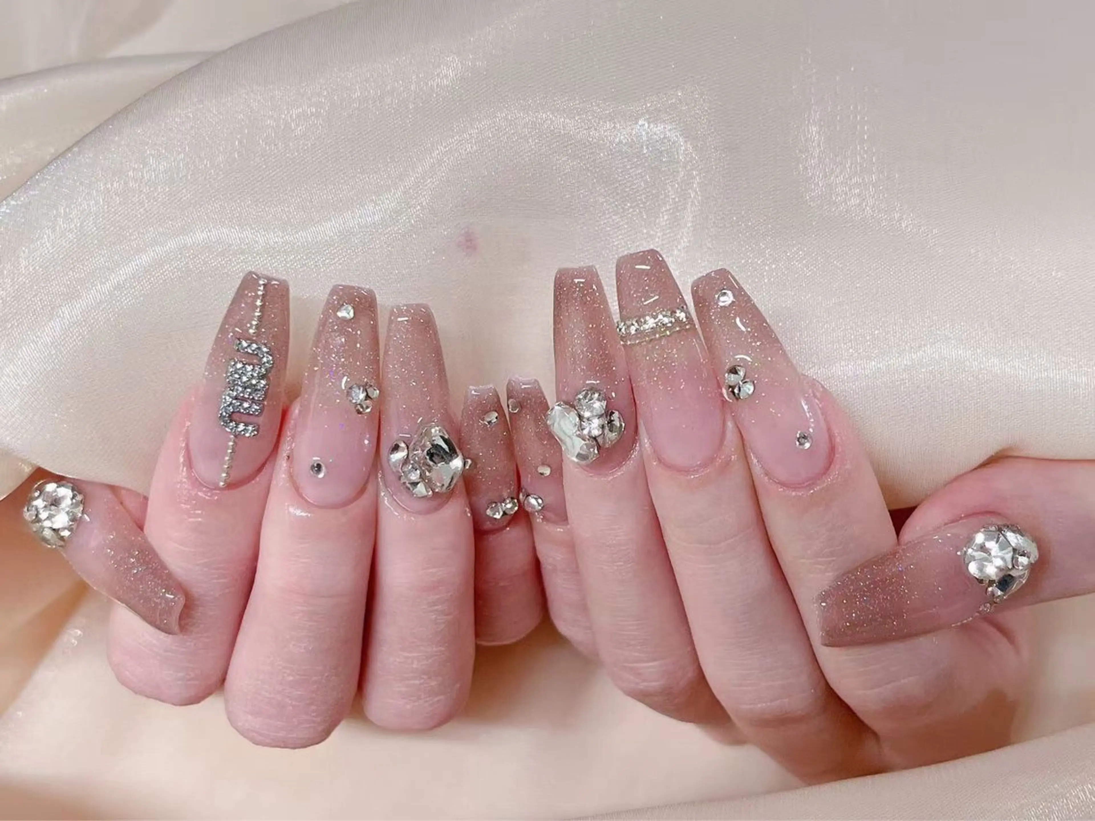 ネイル ハンドネイル LR.ONE ヨウのネイルデザイン