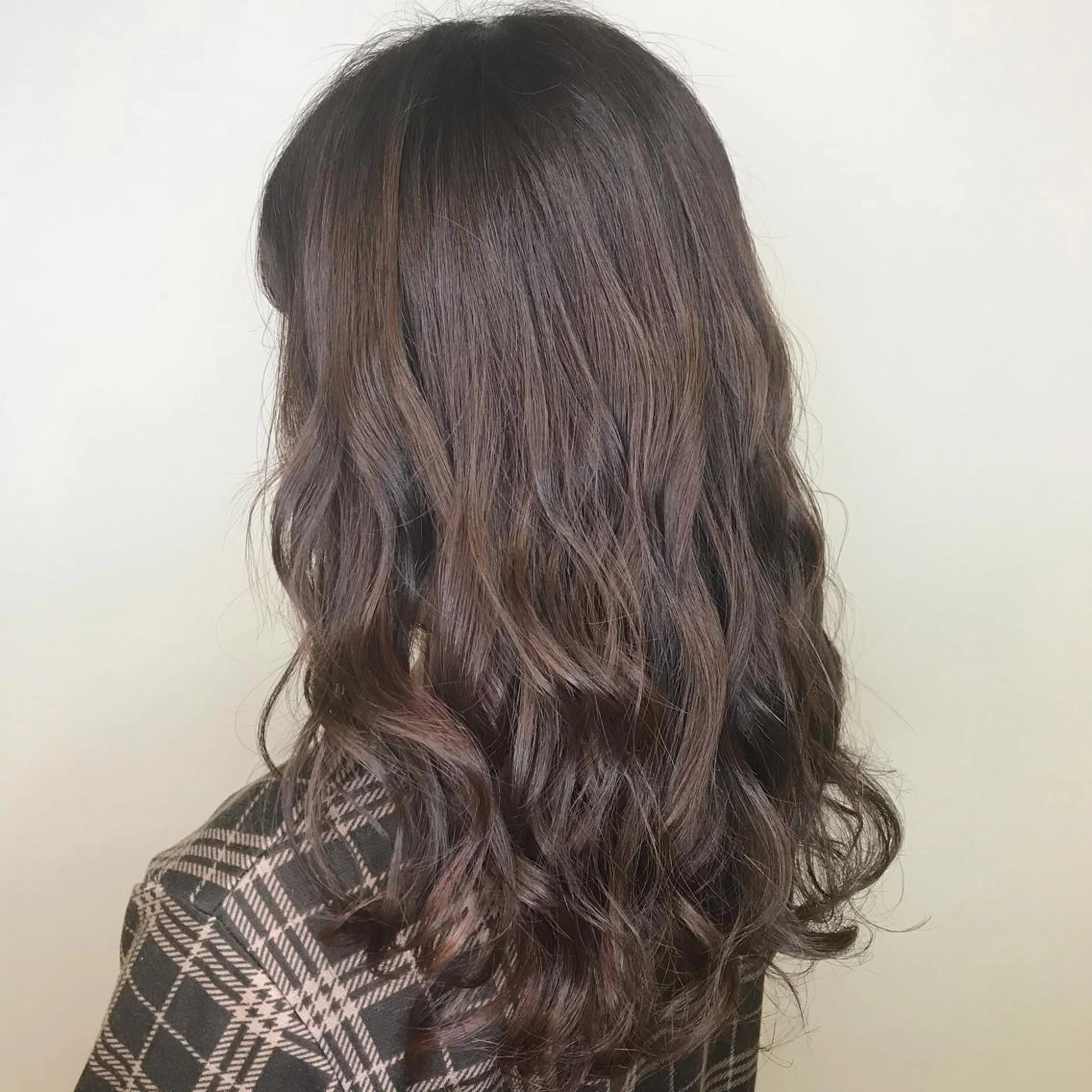 ミディアム カラー 長井 麻帆のヘアスタイル