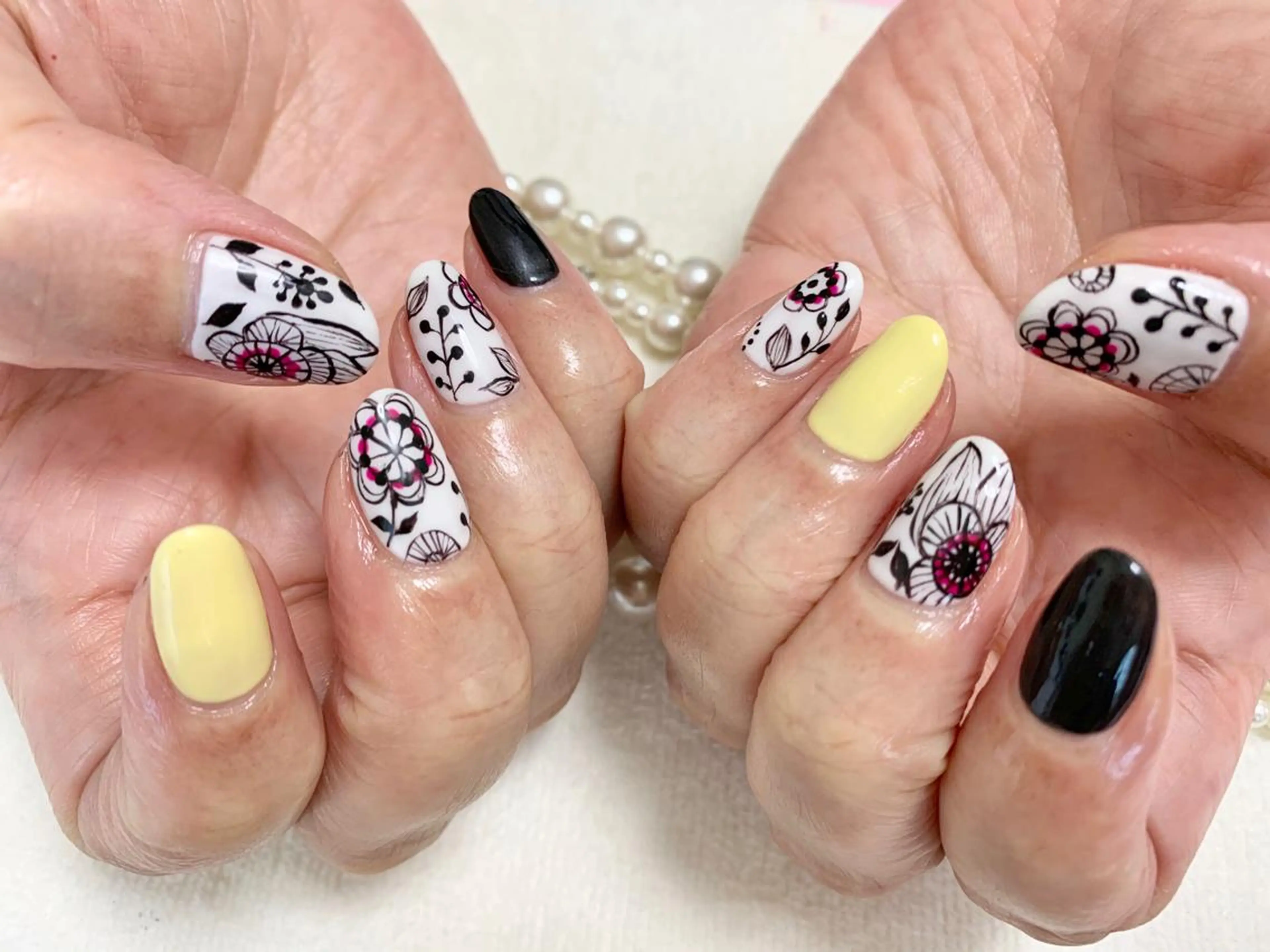 ネイル 持ち込み 手塚 里奈のネイルデザイン