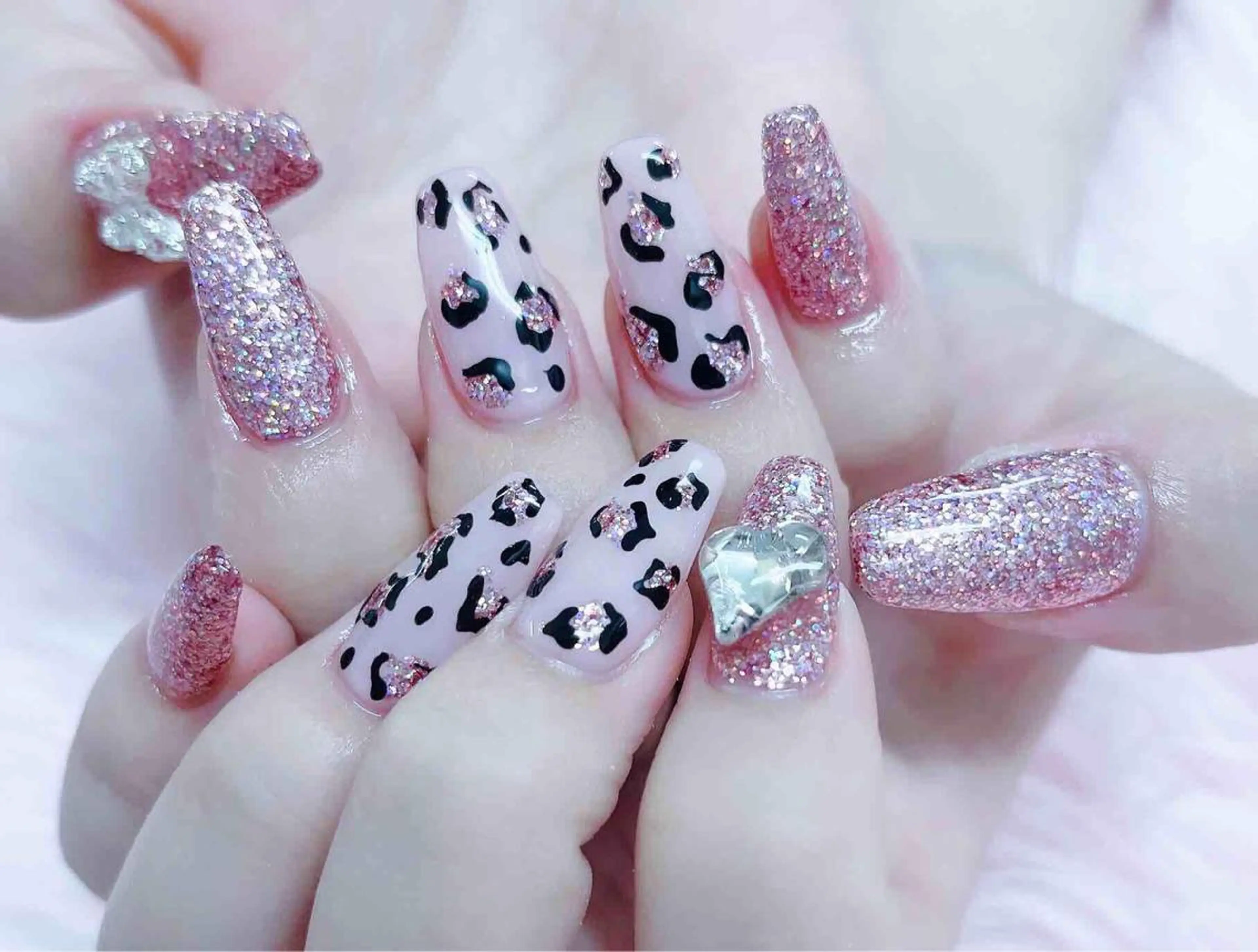 💅【スカルプ】持ち込みアート4本+6本ワンカラー/ラメグラデーション（フォーム3まで）の写真